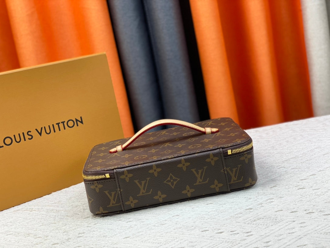 New 1:1 rep Lux Bags LUV 904