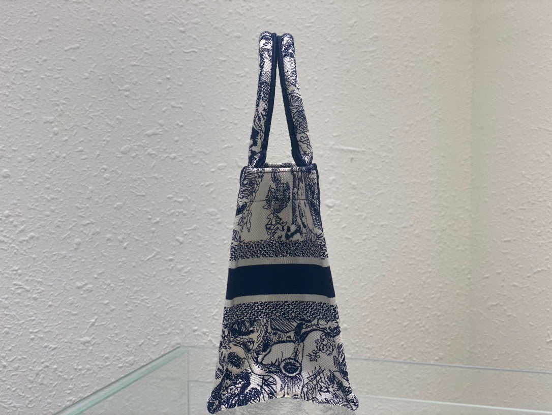 Top Quality Small Book Tote Blue, For Women, Womens Handbags 26.5cm/10.5in CD M1265ZRGO_M928