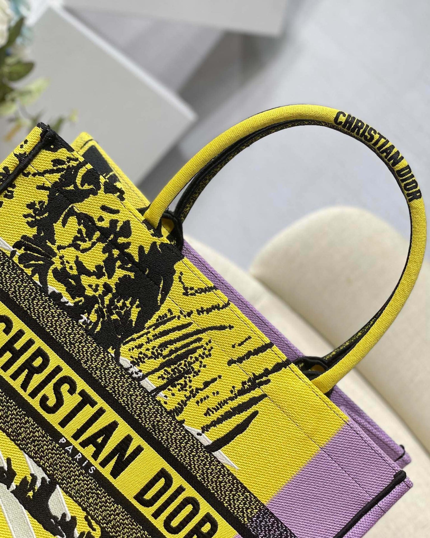 Top Quality MeTop Qualityum Book Tote Yellow And Pink, For Women, Womens Handbags 14in/36cm CD