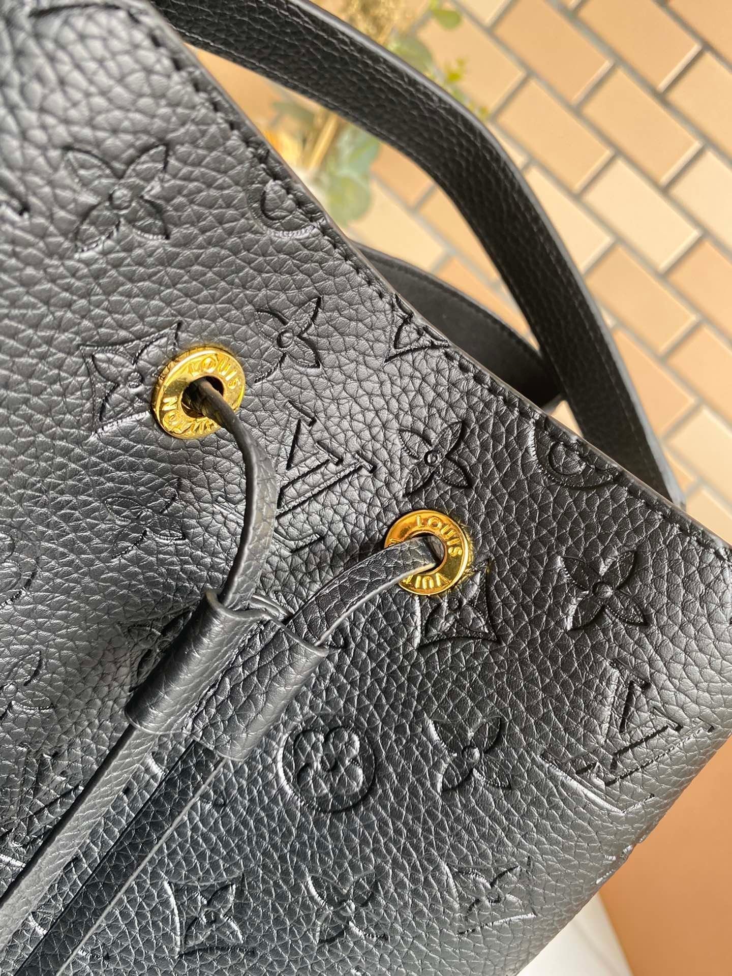 Top Quality NeoNoe MM Bucket Bag Monogram Empreinte Black For Women, Womens Handbags, Shoulder Bags 10.2in/26cm Top Quality M45256