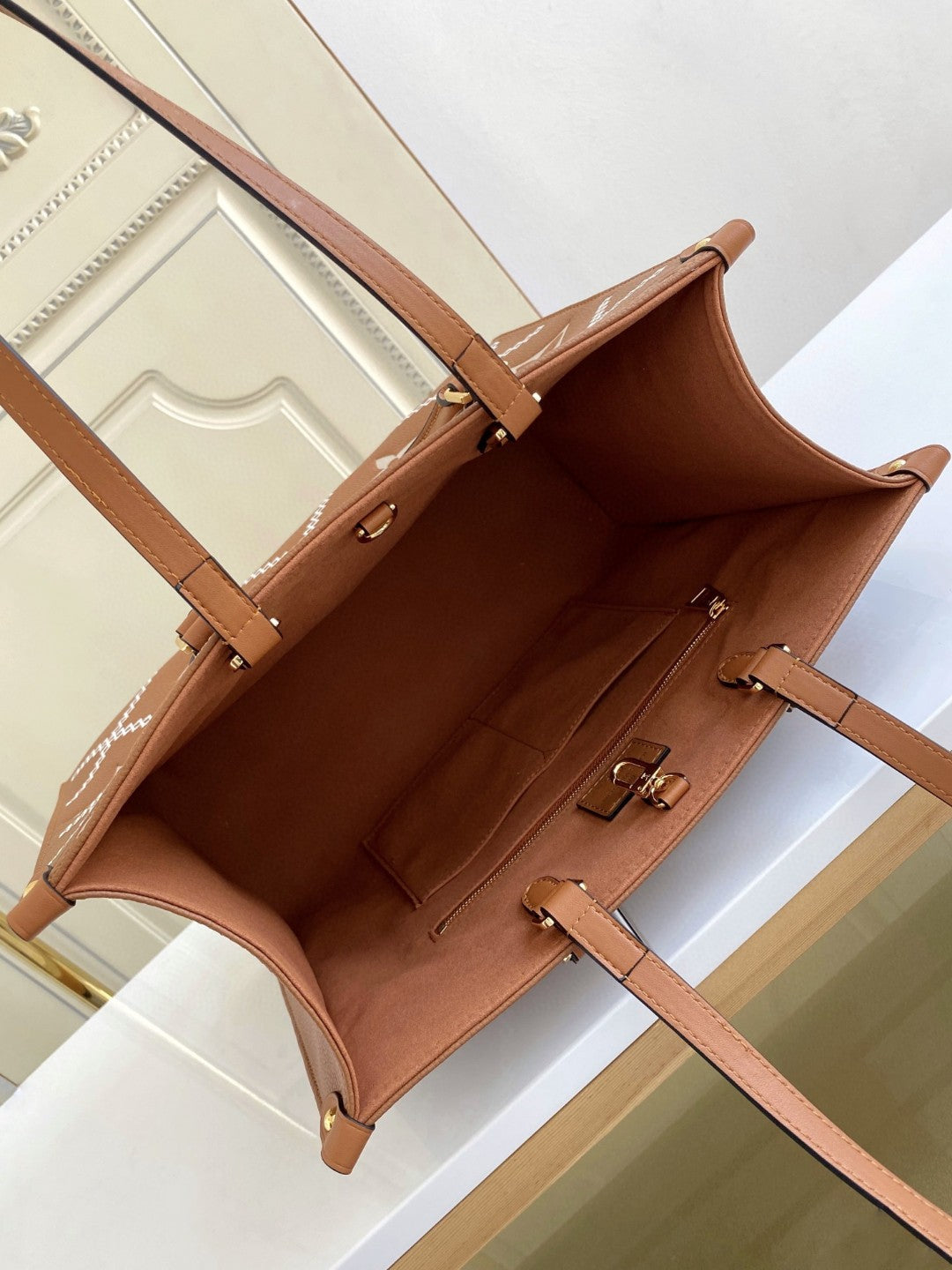 Top Quality Onthego MM Tote Bag Monogram Empreinte Arizona Brown For Women, Women Handbags, Shoulder Bags And Crossbody Bags 13.8in/35cm Top Quality M46015