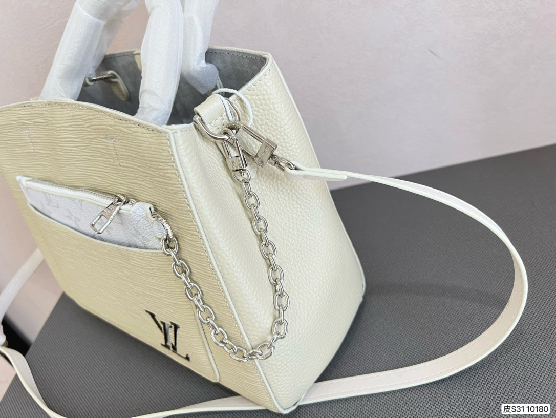 EN - New 1:1 rep Lux Bags LUV 561