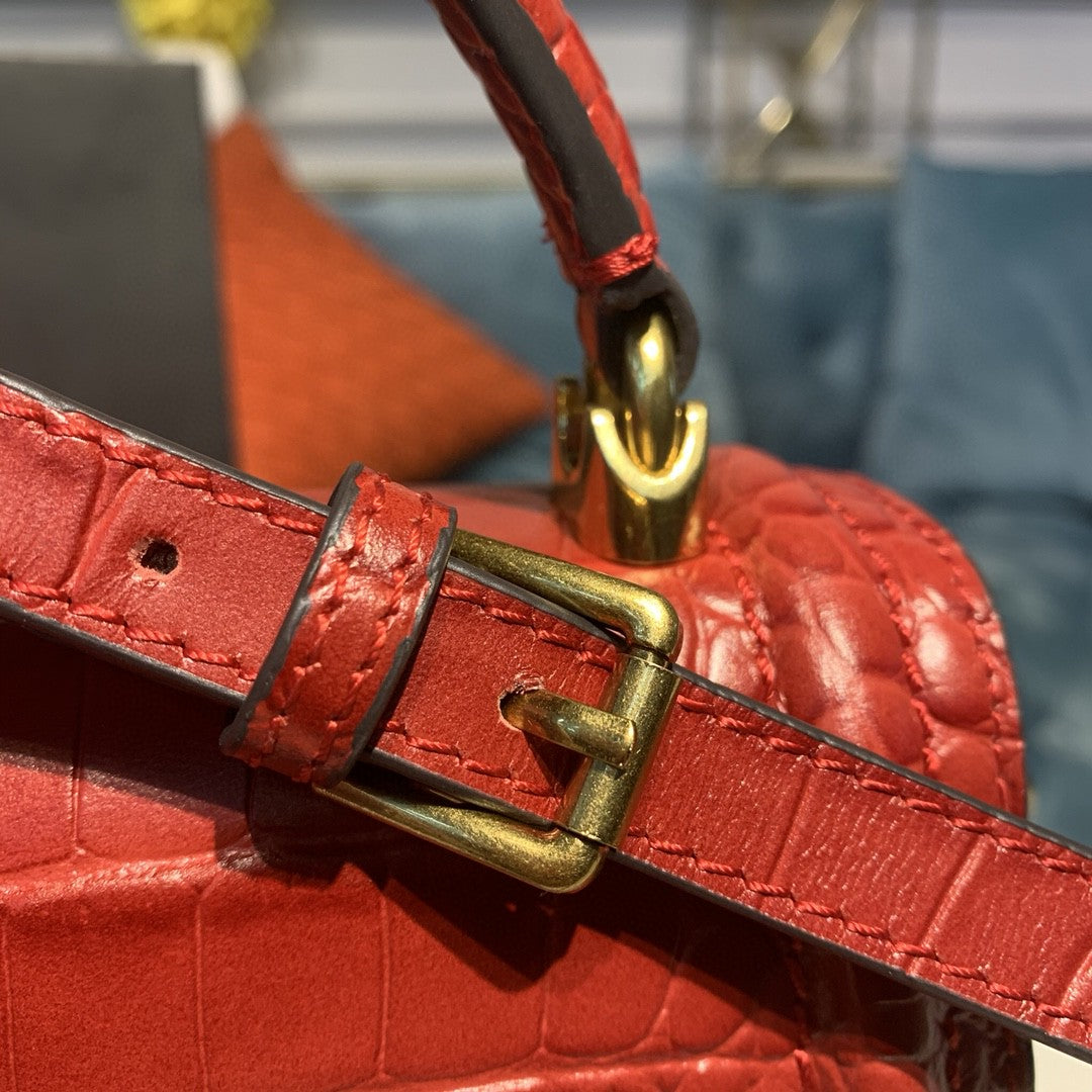 Top Quality MeTop Qualityum Devotion Bag Red For Women 9.5in/24cm