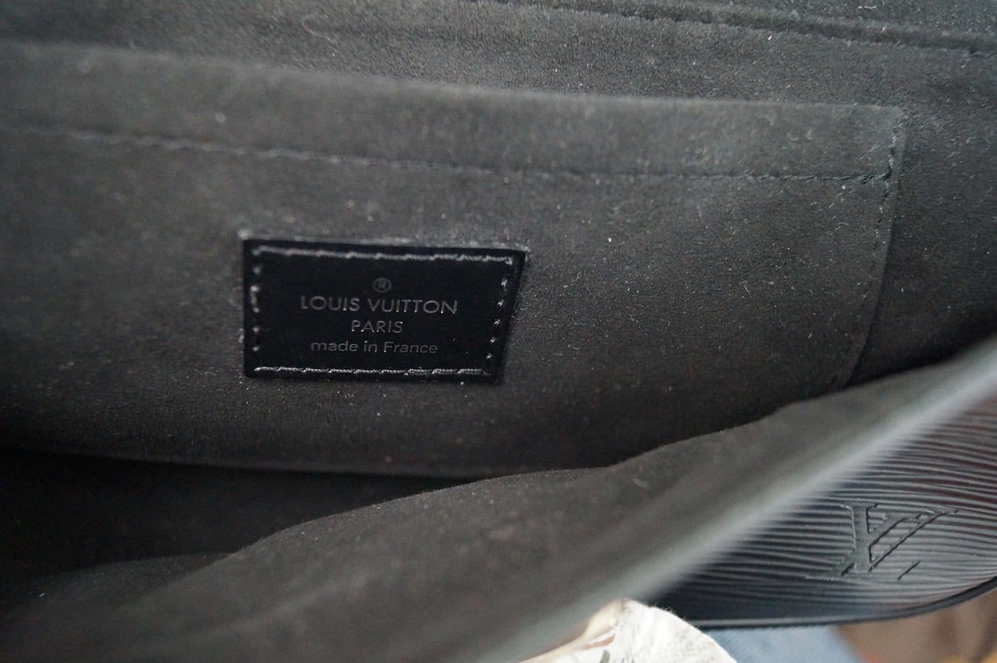 LOUIS VUITTON Montaigne Clutch Epi Noir Shoulder Bag