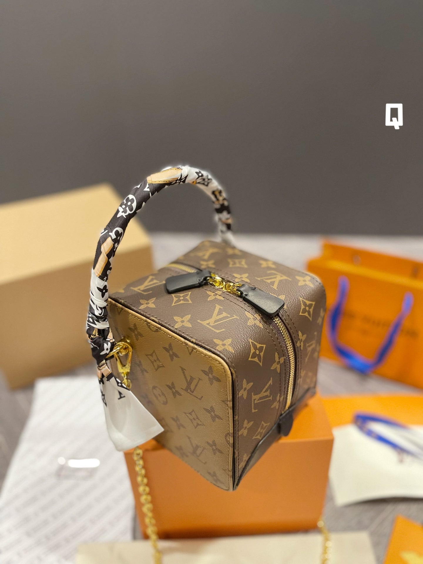 EN - New 1:1 rep Lux Bags LUV 563