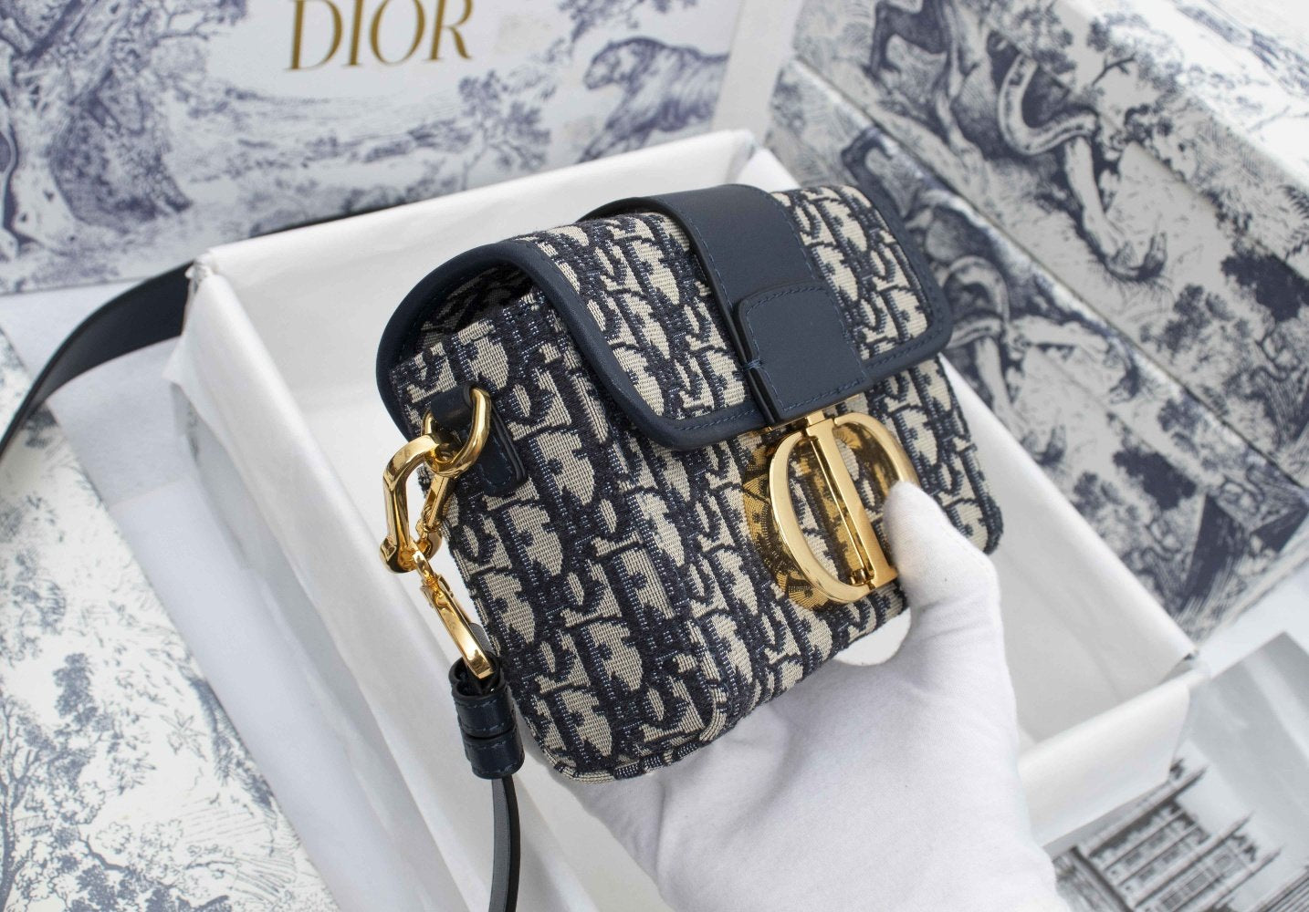 EN - New 1:1 rep  Bags DIR 242