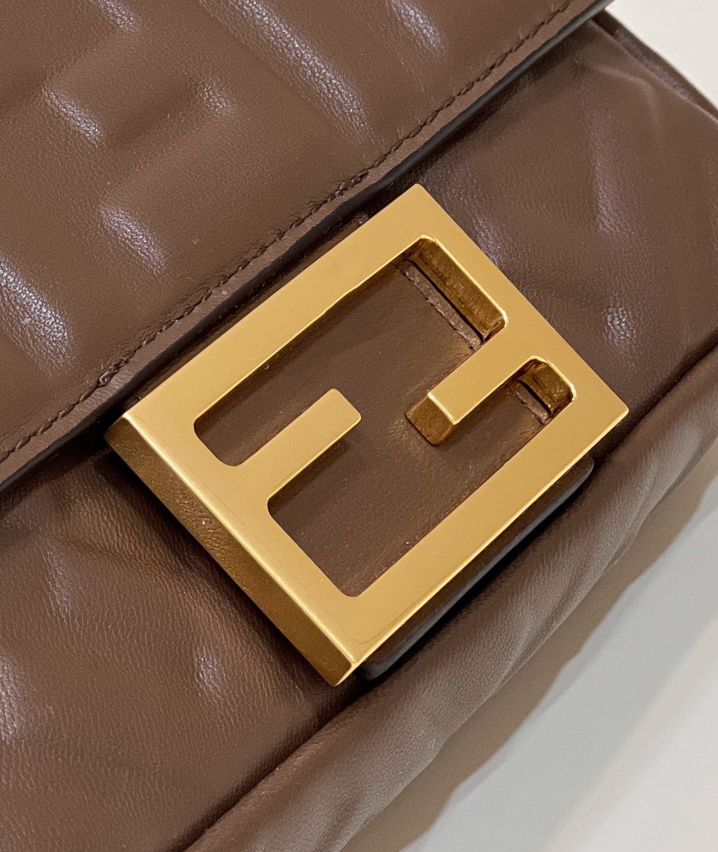 Top QualityTop Quality Baguette Brown For Women, Women’s Handbags, Shoulder And Crossbody Bags 7.5in/19cm FF 8BS017