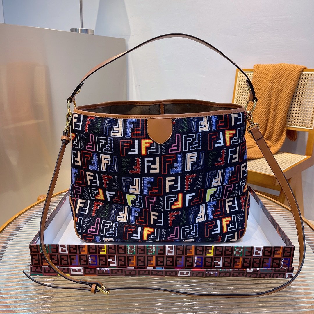 EN - New 1:1 rep  Bags FEI 194