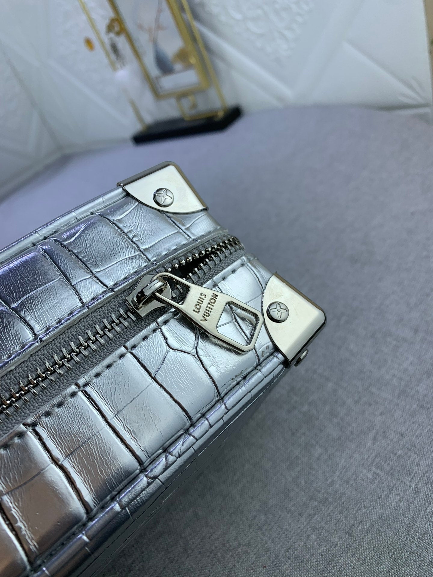 EN - New 1:1 rep  Bags LUV 659