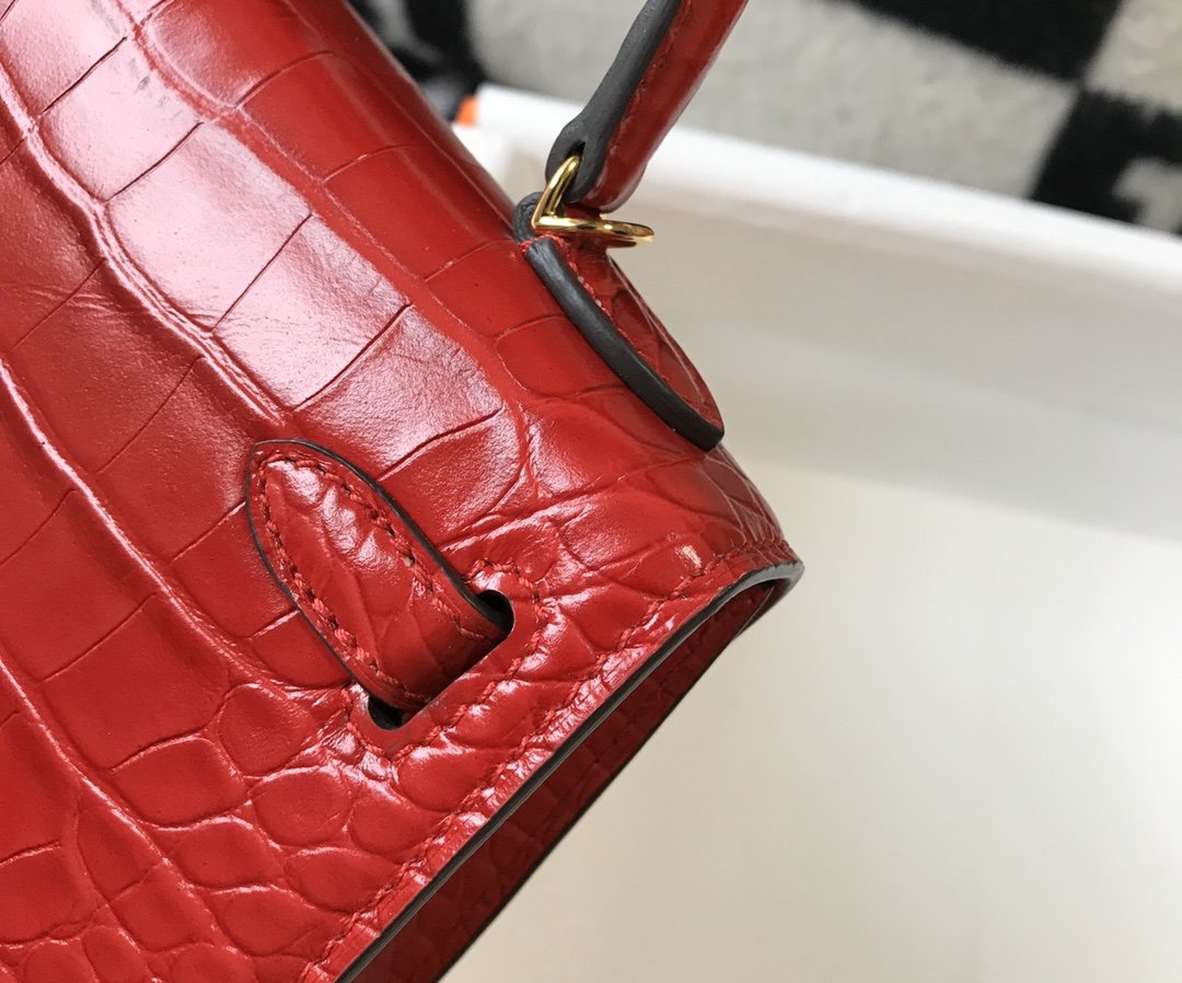 Top Quality Kelly Red For Women Gold Toned Hardware 7.8in/20cm