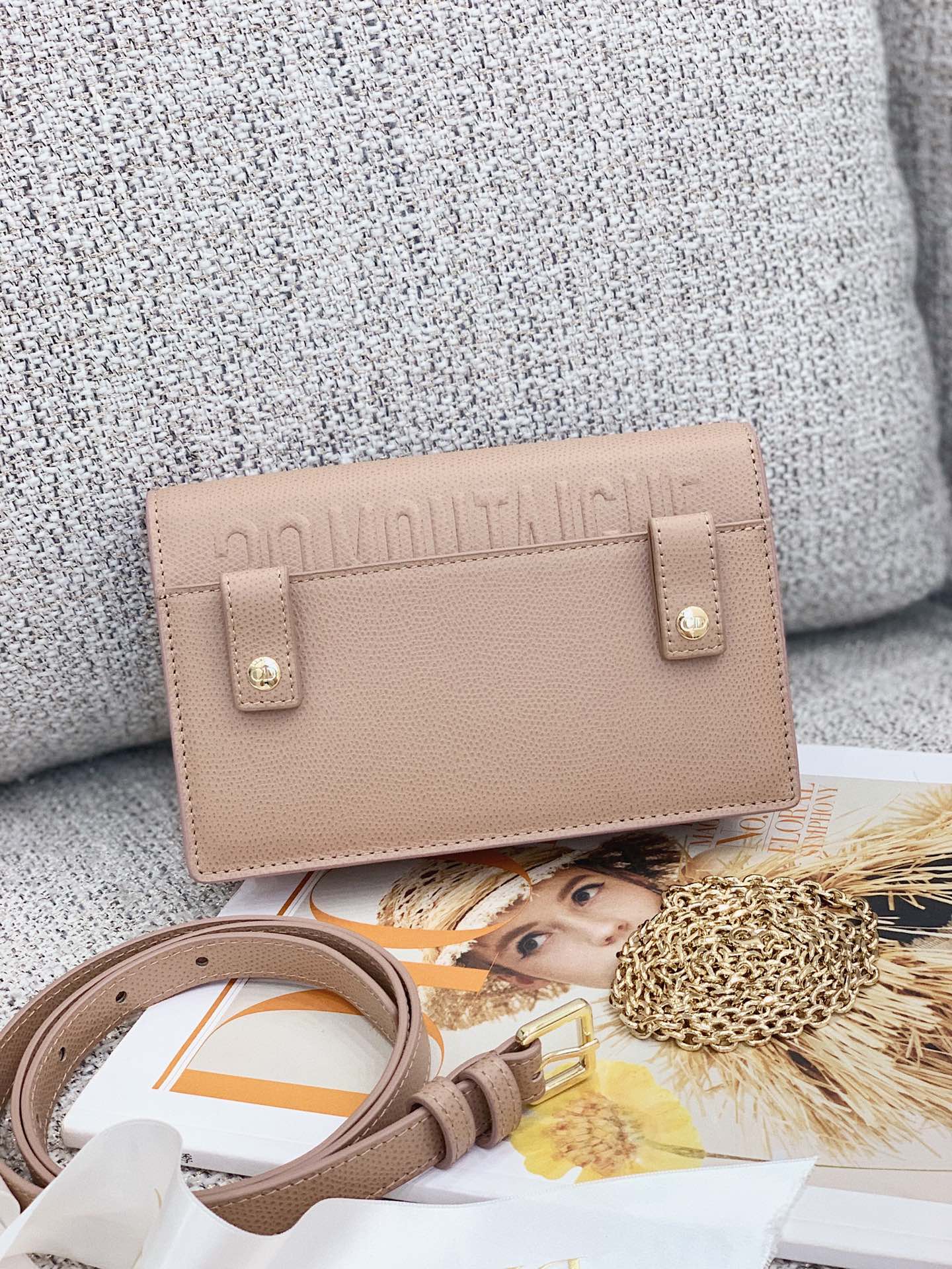 Top Quality MeTop Qualityum Top Quality 30 Montaigne 2-In-1 Pouch Grained Creme For Women 7.5in/19cm CD