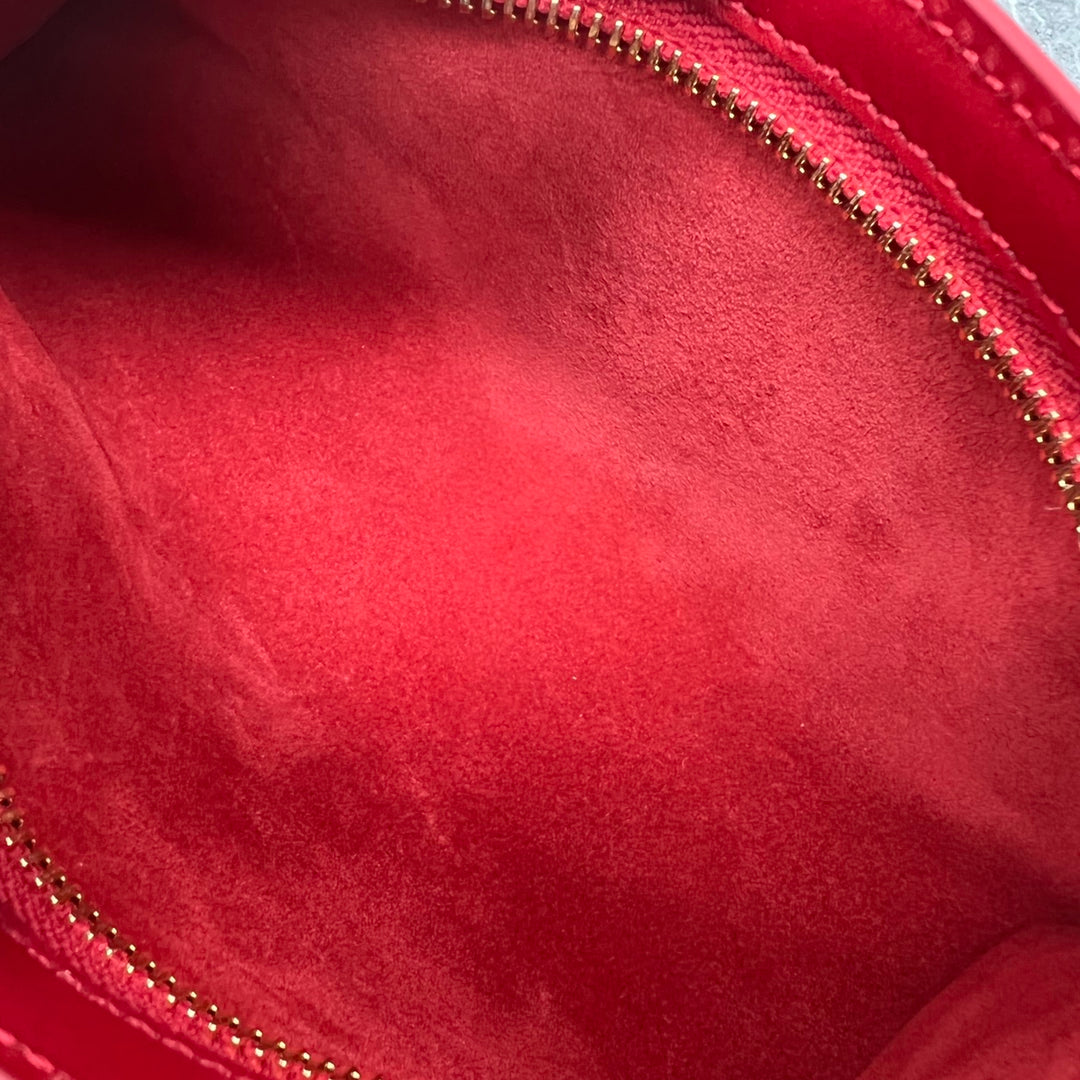 Top Quality Cuir Triomphe Shoulder Bag Red For Women 9.4in/24cm