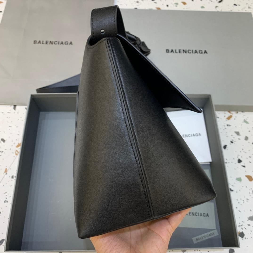 Top Quality Downtown MeTop Qualityum Shoulder Bag In Black, For Women,  Bags 12.6in/32cm 67135429S171000