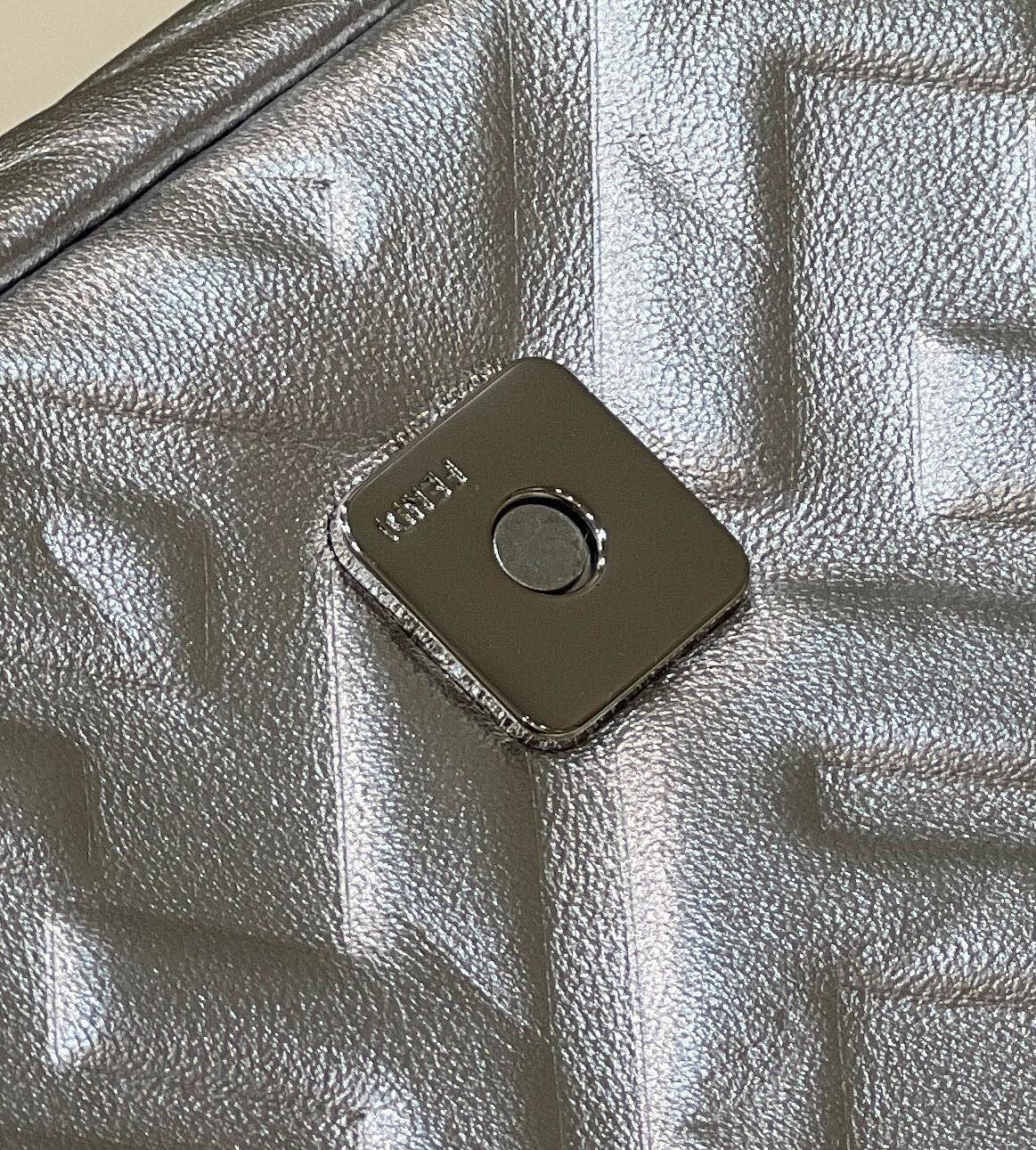 Top QualityTop Quality Baguette Silver For Women, Women’s Handbags, Shoulder And Crossbody Bags 7.5in/19cm FF 8BS017