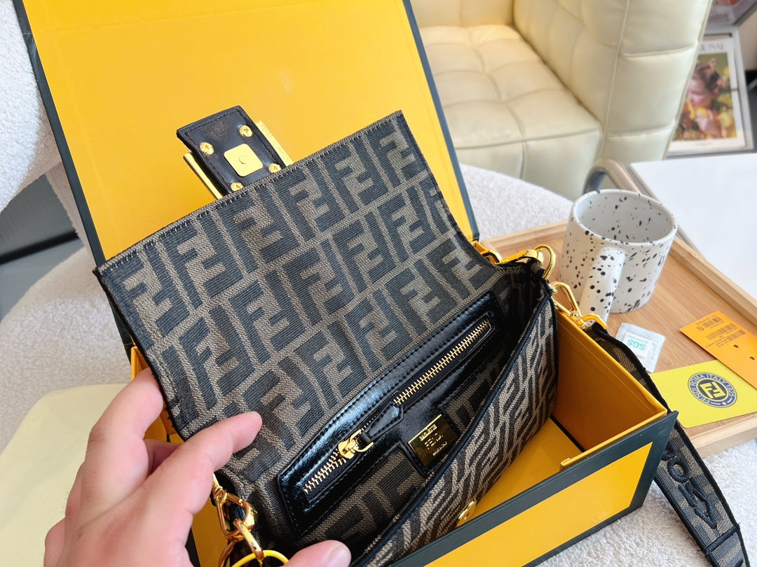 EN - New 1:1 rep Lux Bags FEI 271