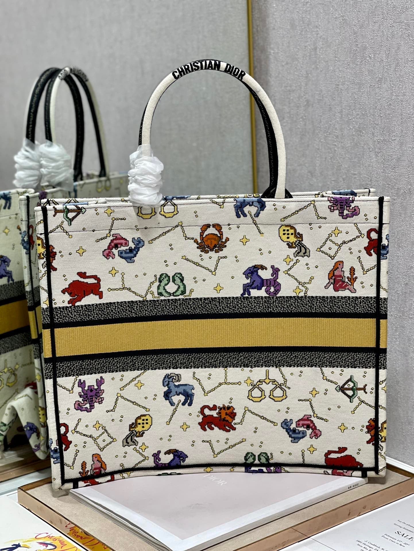 Top Quality Large Book Tote White, For Women, Womens Handbags 16.5in/42cm CD M1286ZRTY_M941