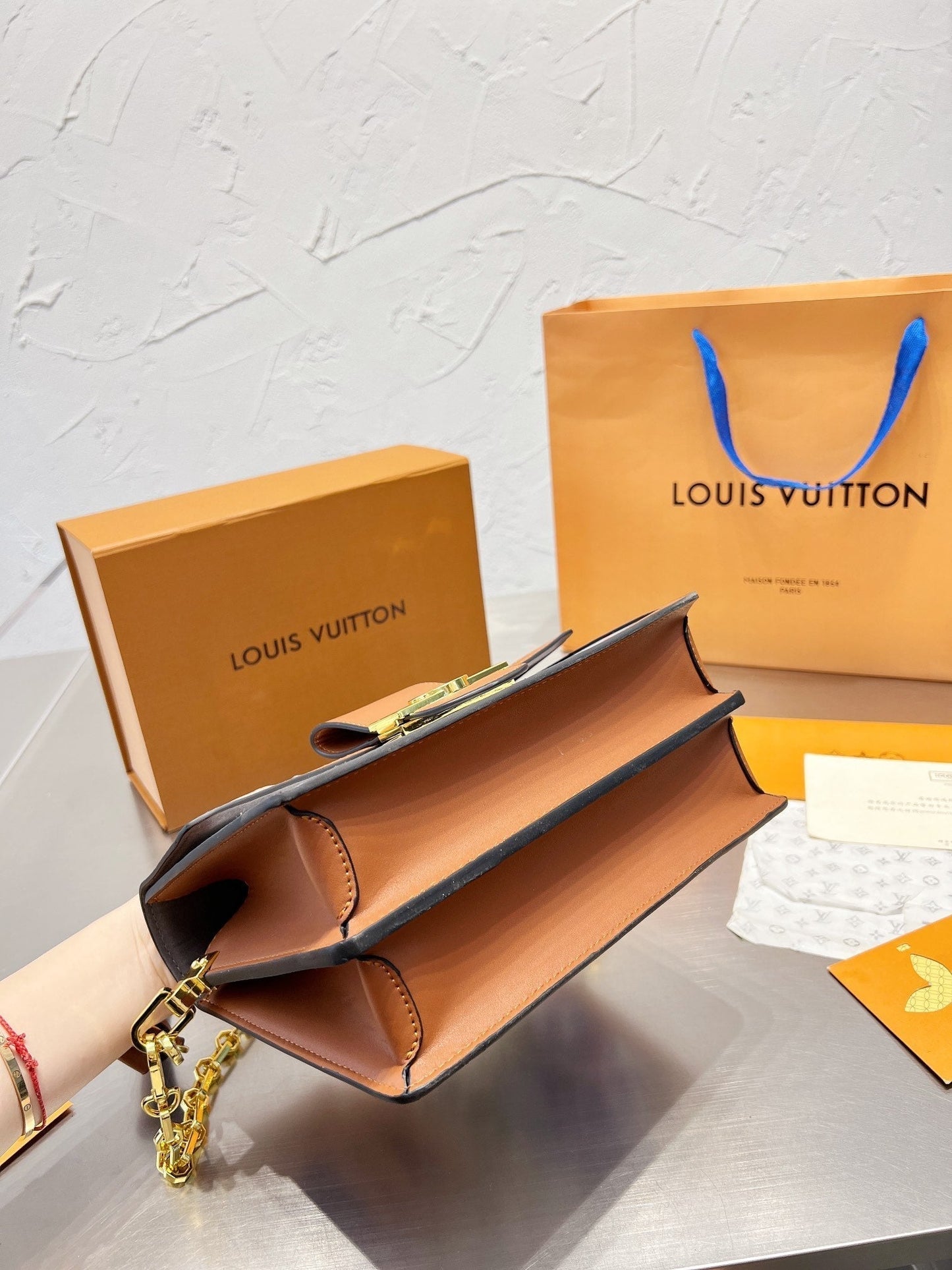 EN - New 1:1 rep Lux Bags LUV 545