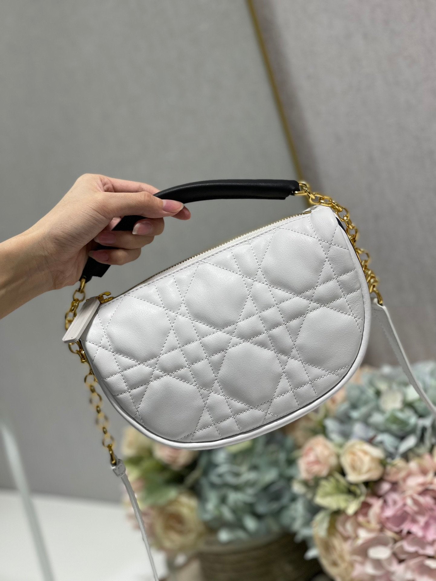 Top Quality Small Vibe Hobo Bag White Cannage, White Handbags, Crossbody Bags, 20cm CD M7200ONOA_M879