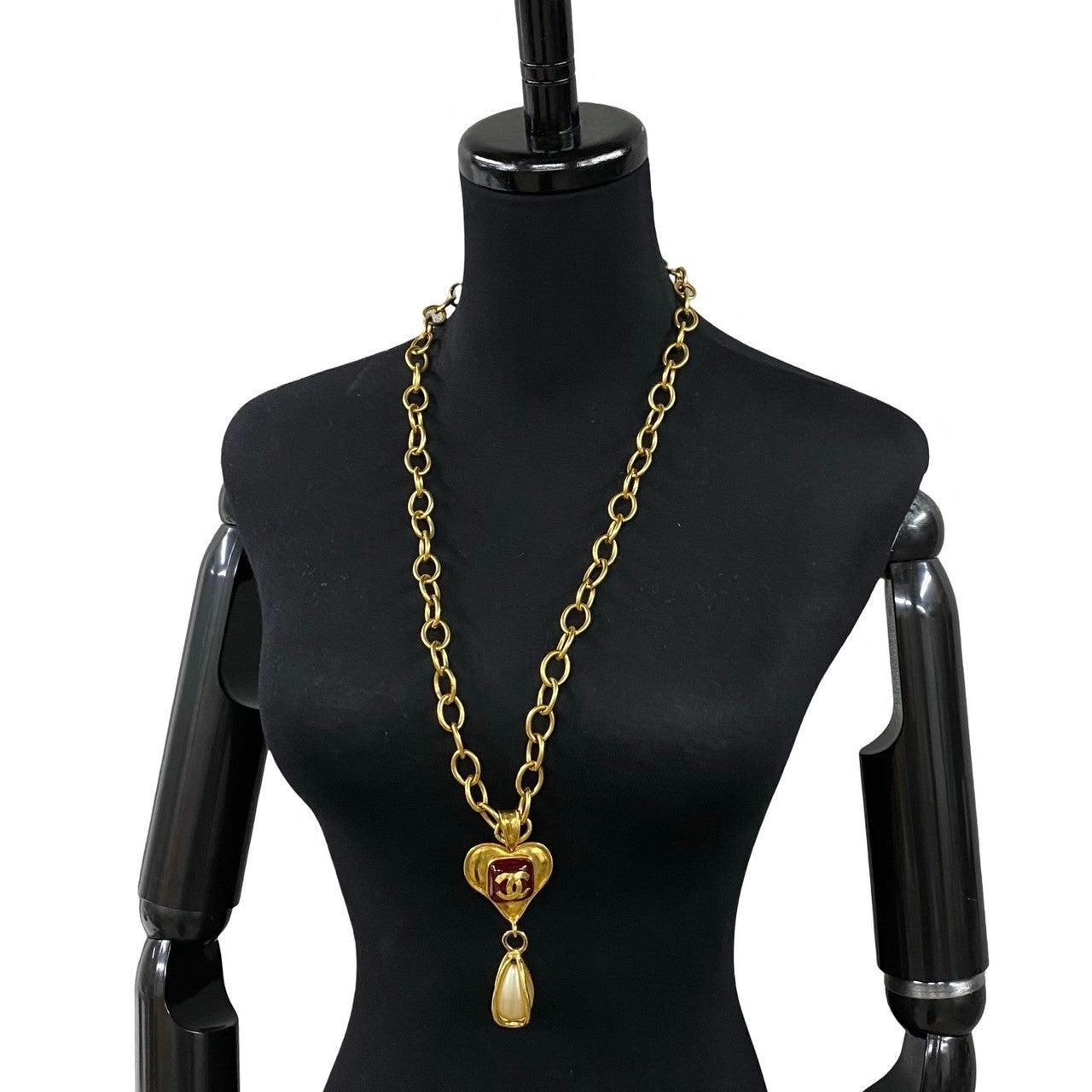 Chanel   Heart Pendant Necklace