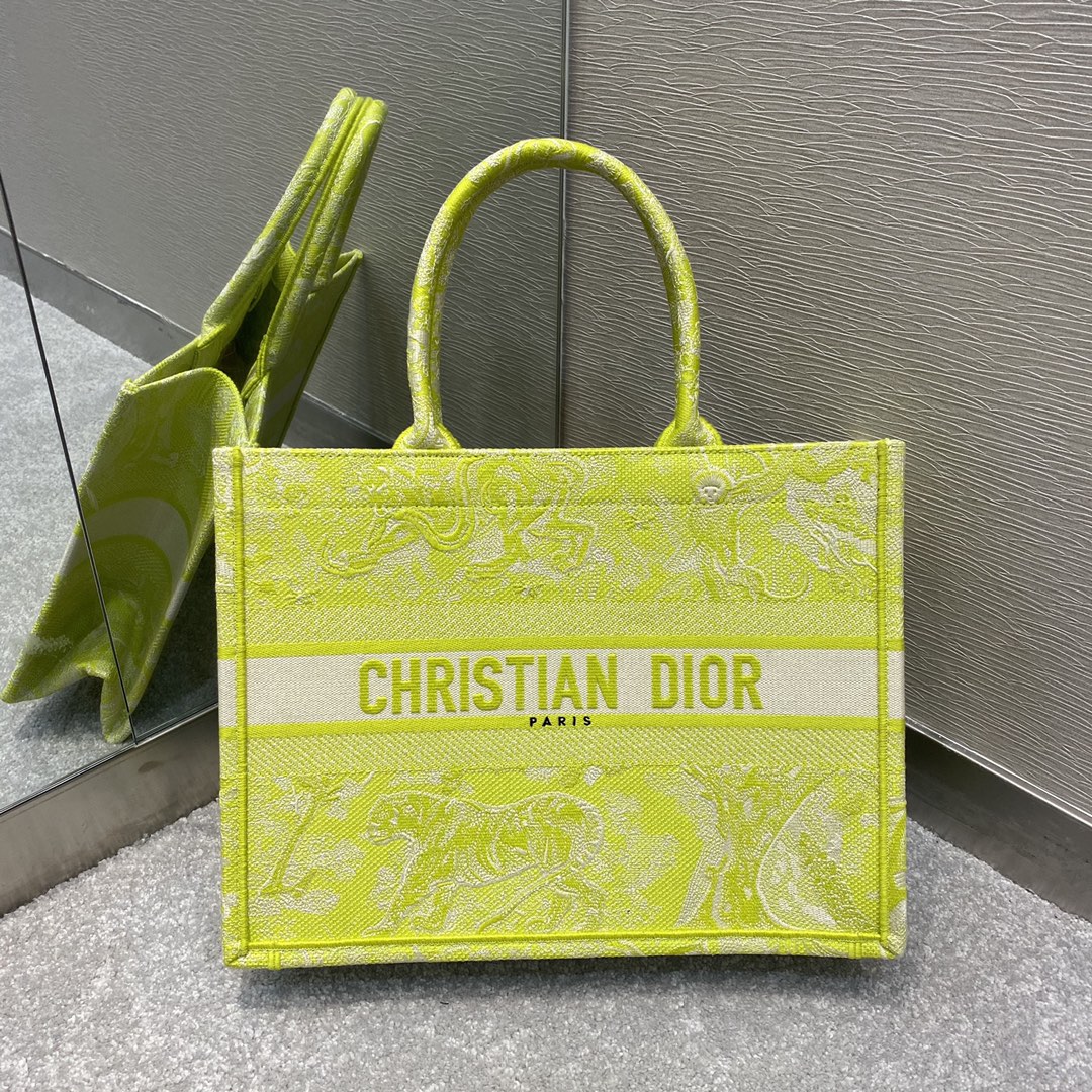Top Quality MeTop Qualityum Book Tote Lime Toile de Jouy Reverse Embroidery For Women 36cm/16.5in CD