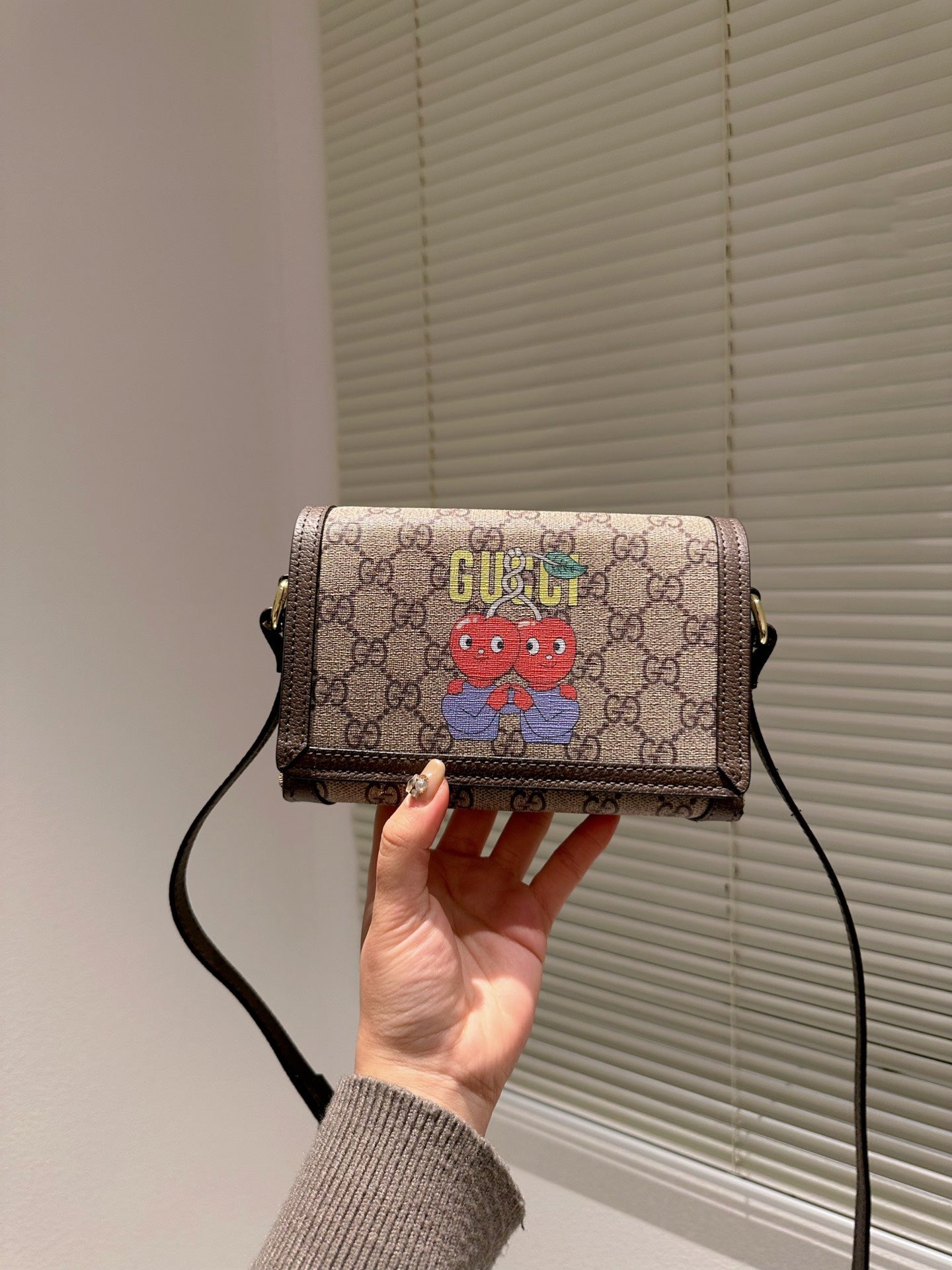 EN - New 1:1 rep  Bags GCI 520