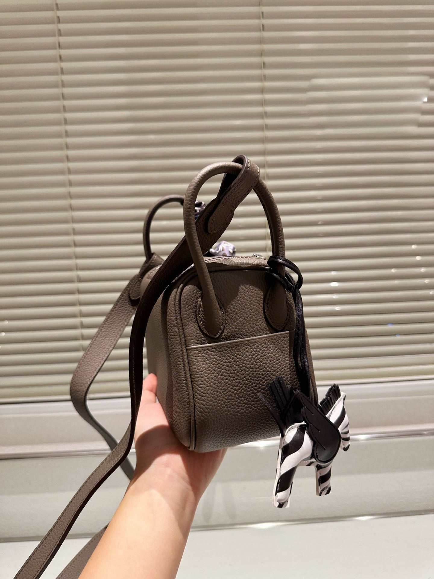EN - New 1:1 rep  Bags HM 143