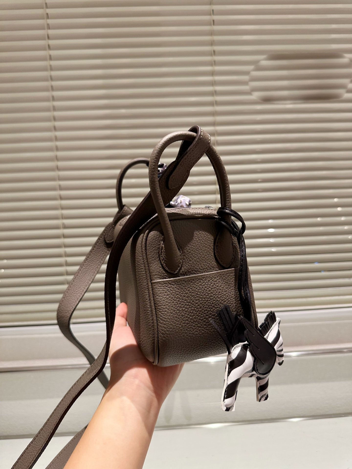 EN - New 1:1 rep  Bags HM 143