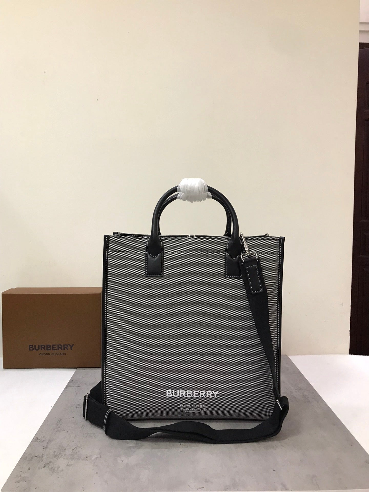 Top Quality Horseferry Print Cotton Canvas Tote Black/Grey For Women, Women’s Bags, Shoulder And Crossbody Bags 14in/ 35.5cm BUR 80508141