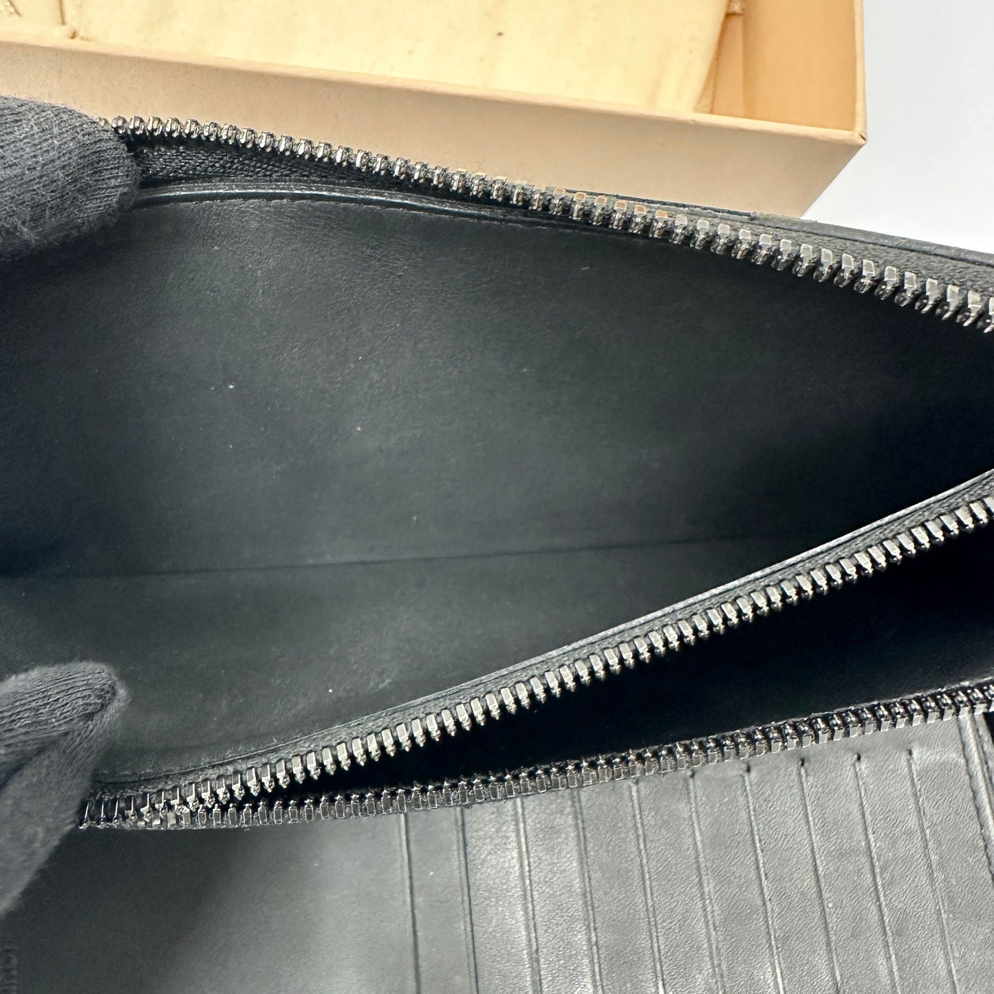 Louis Vuitton Shadow Zippy Long Wallet Vertical Black lv5524kk