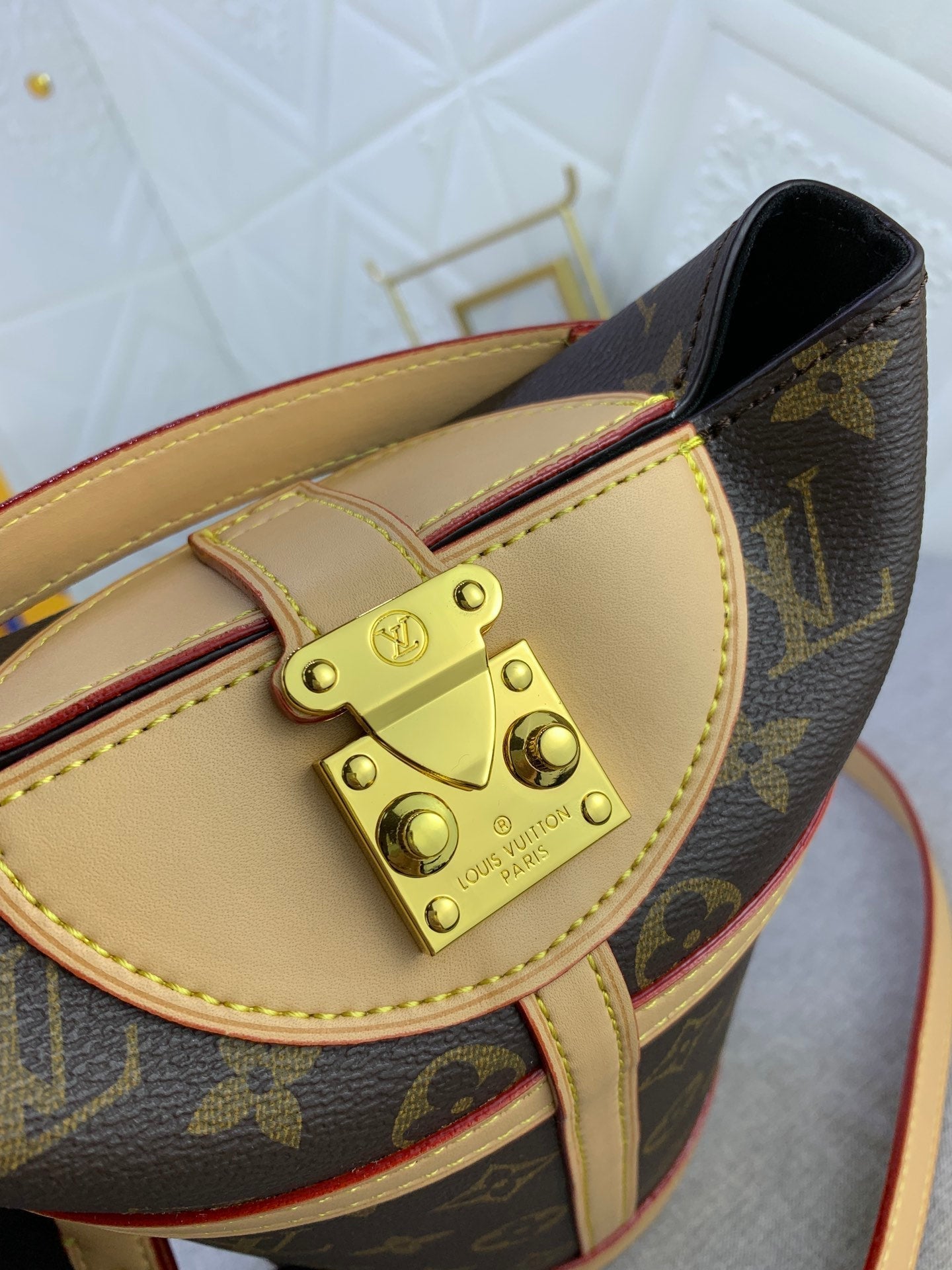 EN - New 1:1 rep Bag LUV 647
