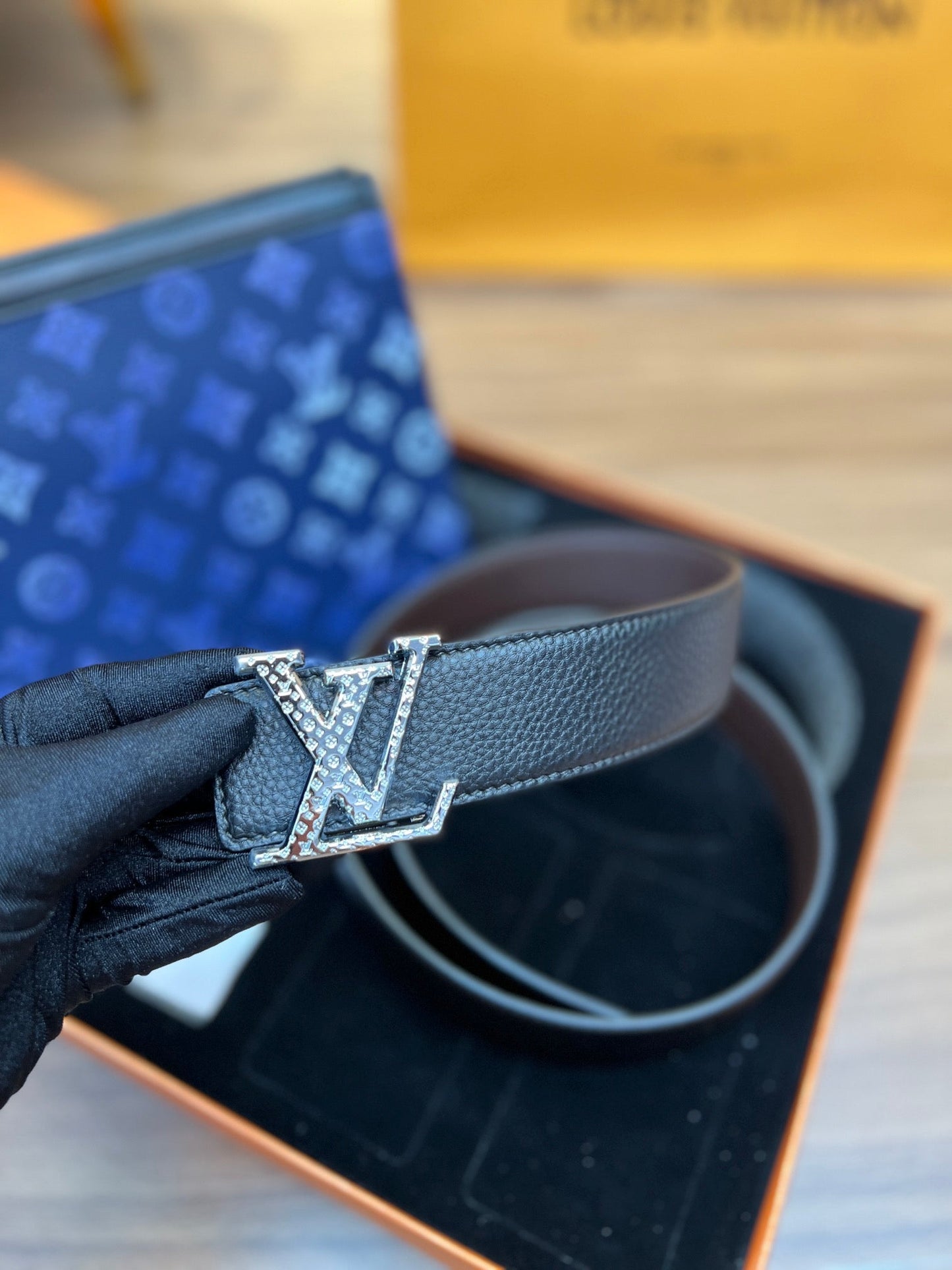 EN - New 1:1 rep Lux Bags LUV 541