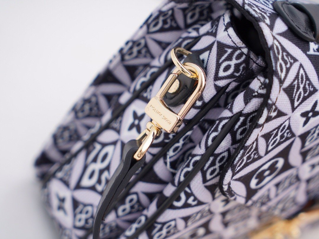 EN - New 1:1 rep  Bags LUV 129