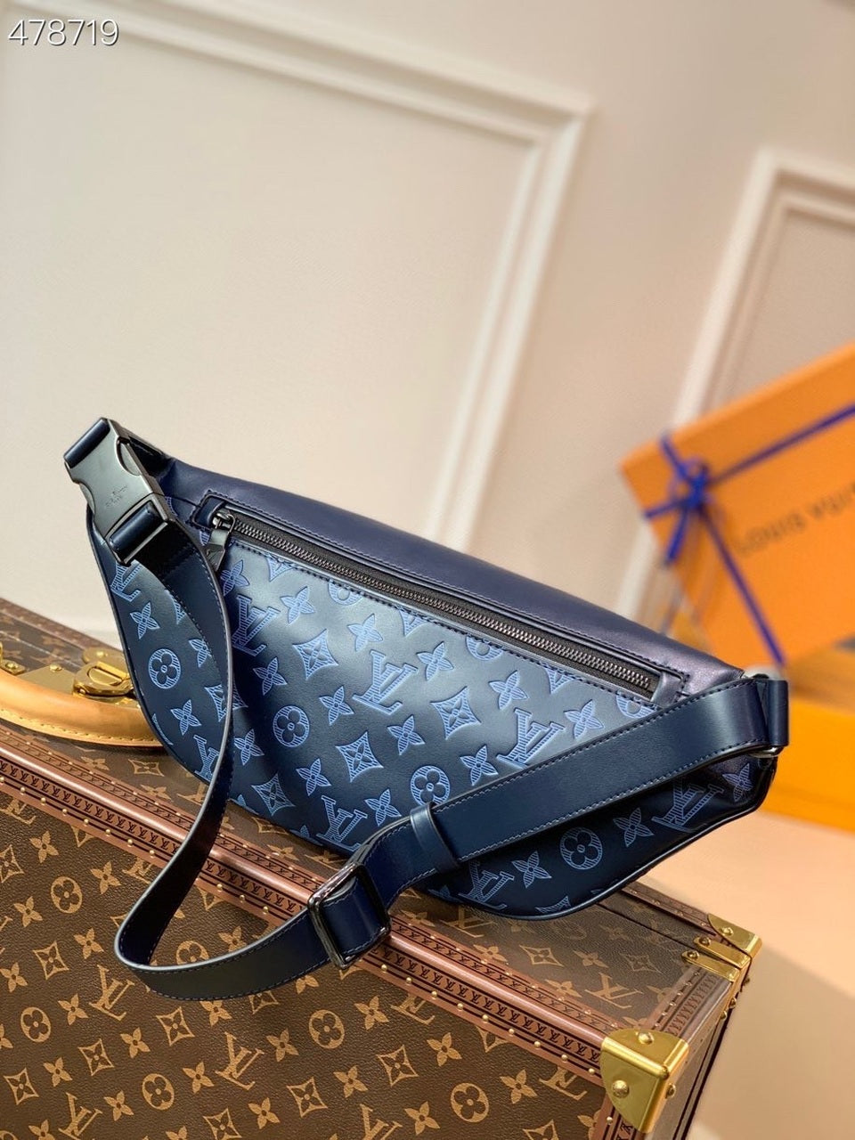 Top Quality Top Qualityscovery Bumbag PM Monogram Shadow Navy Blue For Men, Belt Bags 17.3in/44cm Top Quality M45729