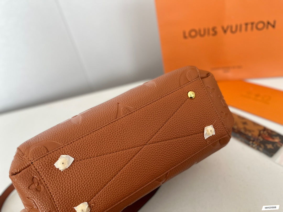 EN - New 1:1 rep Lux Bags LUV 527