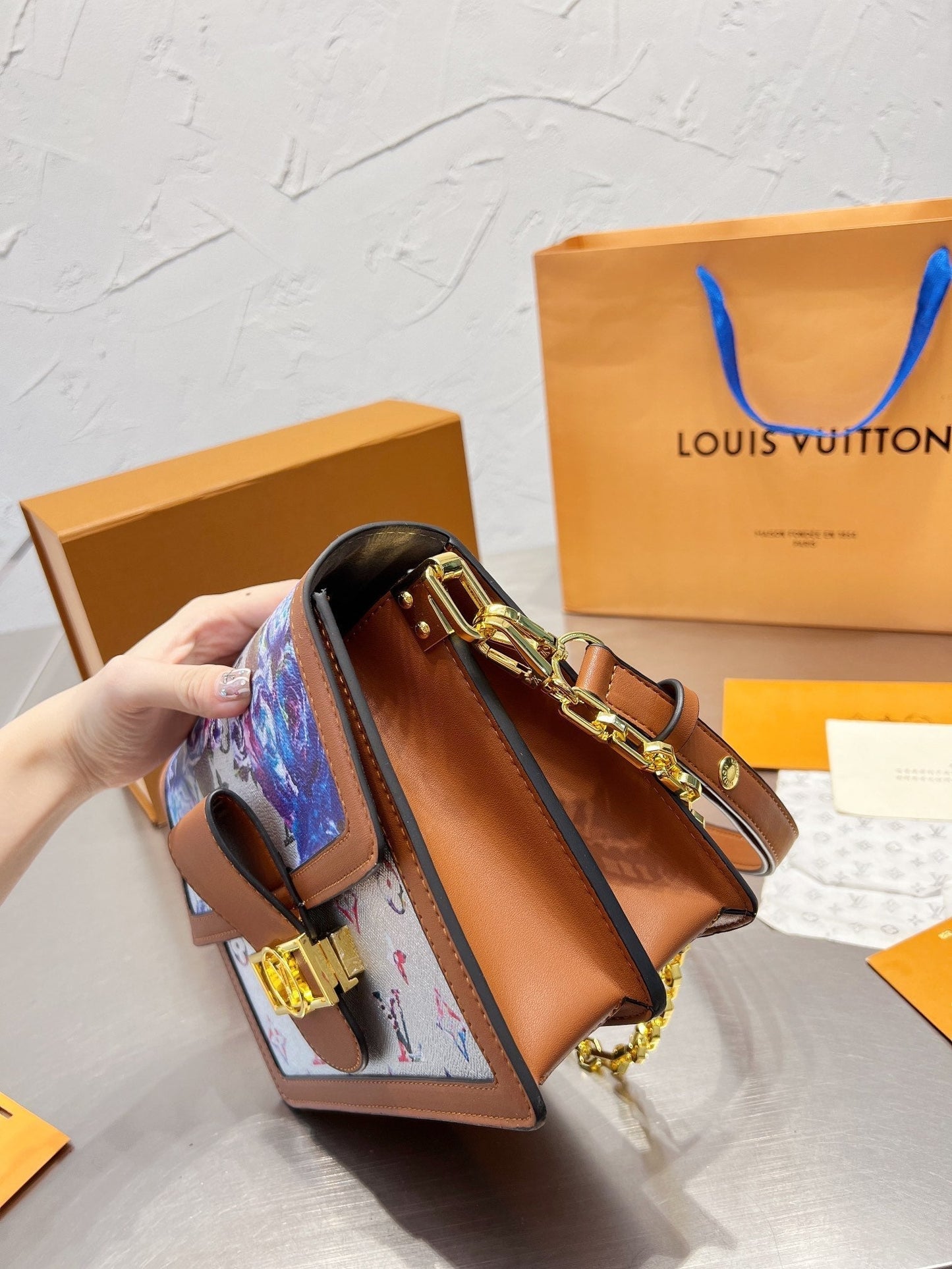 EN - New 1:1 rep Lux Bags LUV 545