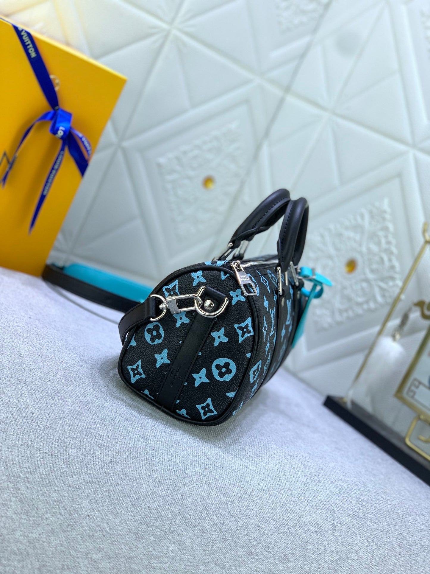 EN - New 1:1 rep Bag LUV 643