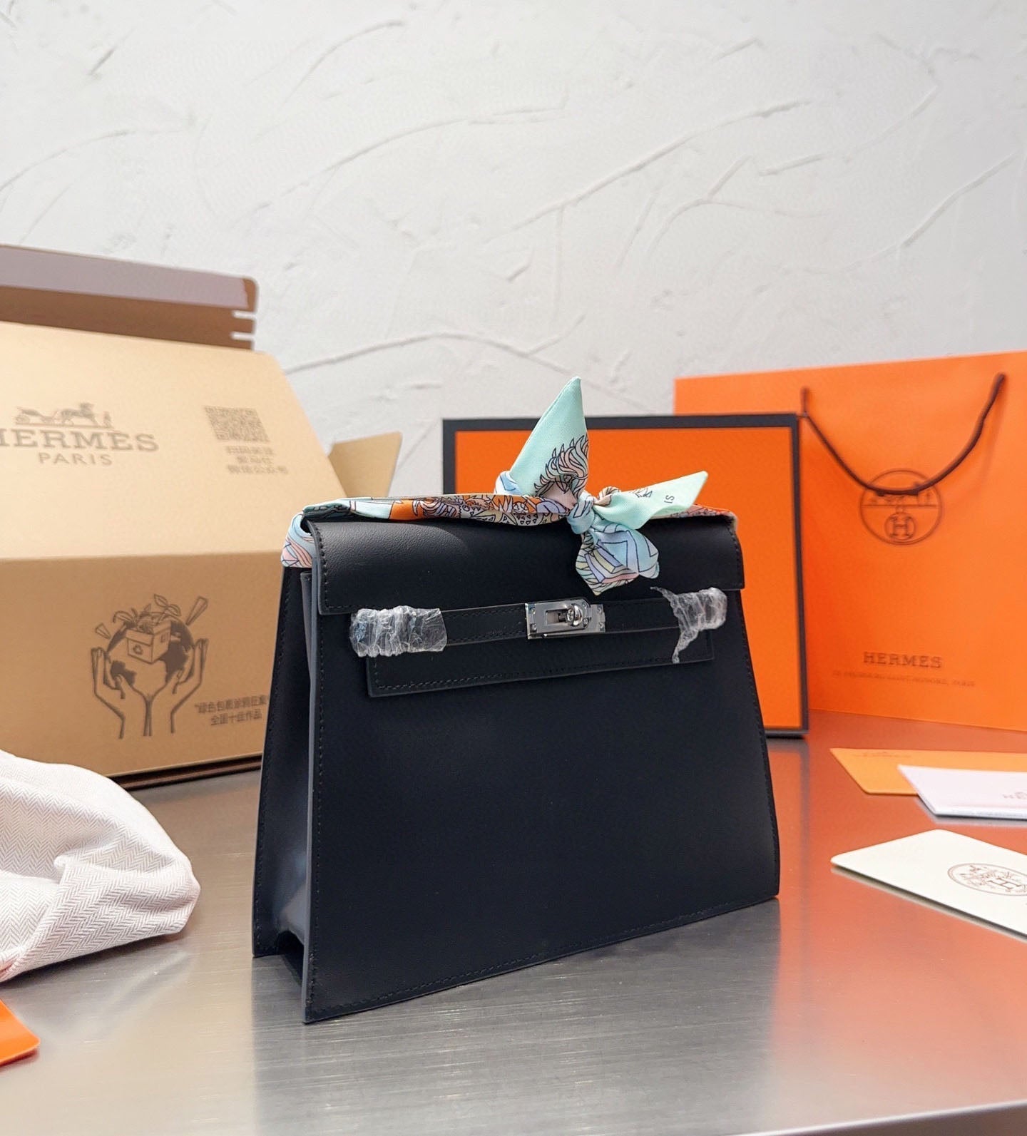 EN - New 1:1 rep  Bags HM 141