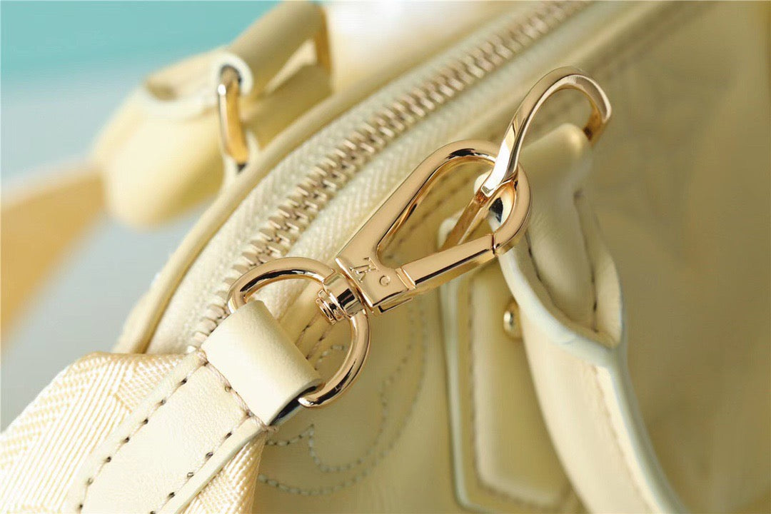 Top Quality Alma BB Banana Yellow For Women,  Shoulder And Crossbody Bags 9.6in/25cm Top Quality M59821