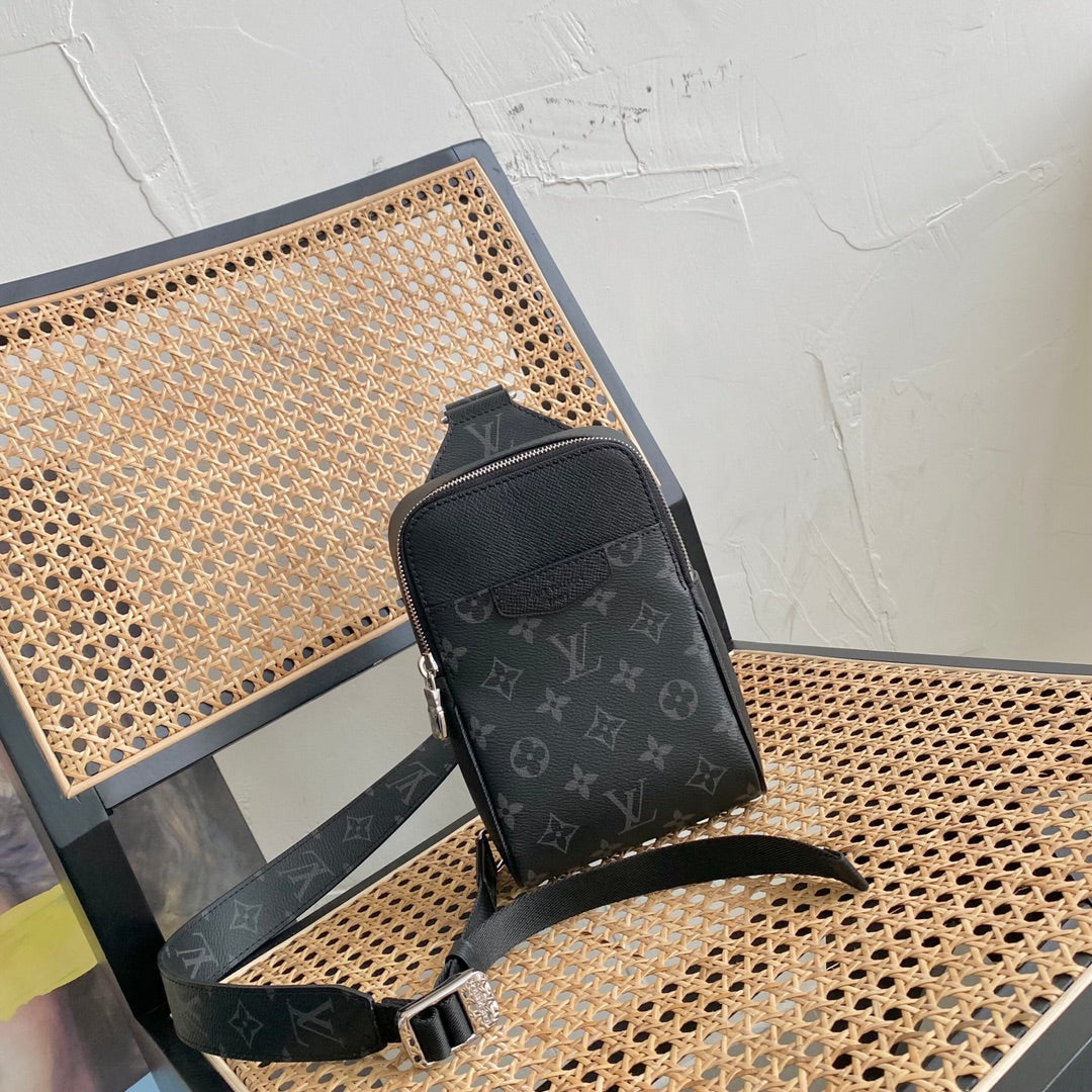 Top Quality Outdoor Slingbag Taigarama Noir Black For Men, Bags, Crossbody Bags 8.3in/21cm Top Quality M30741