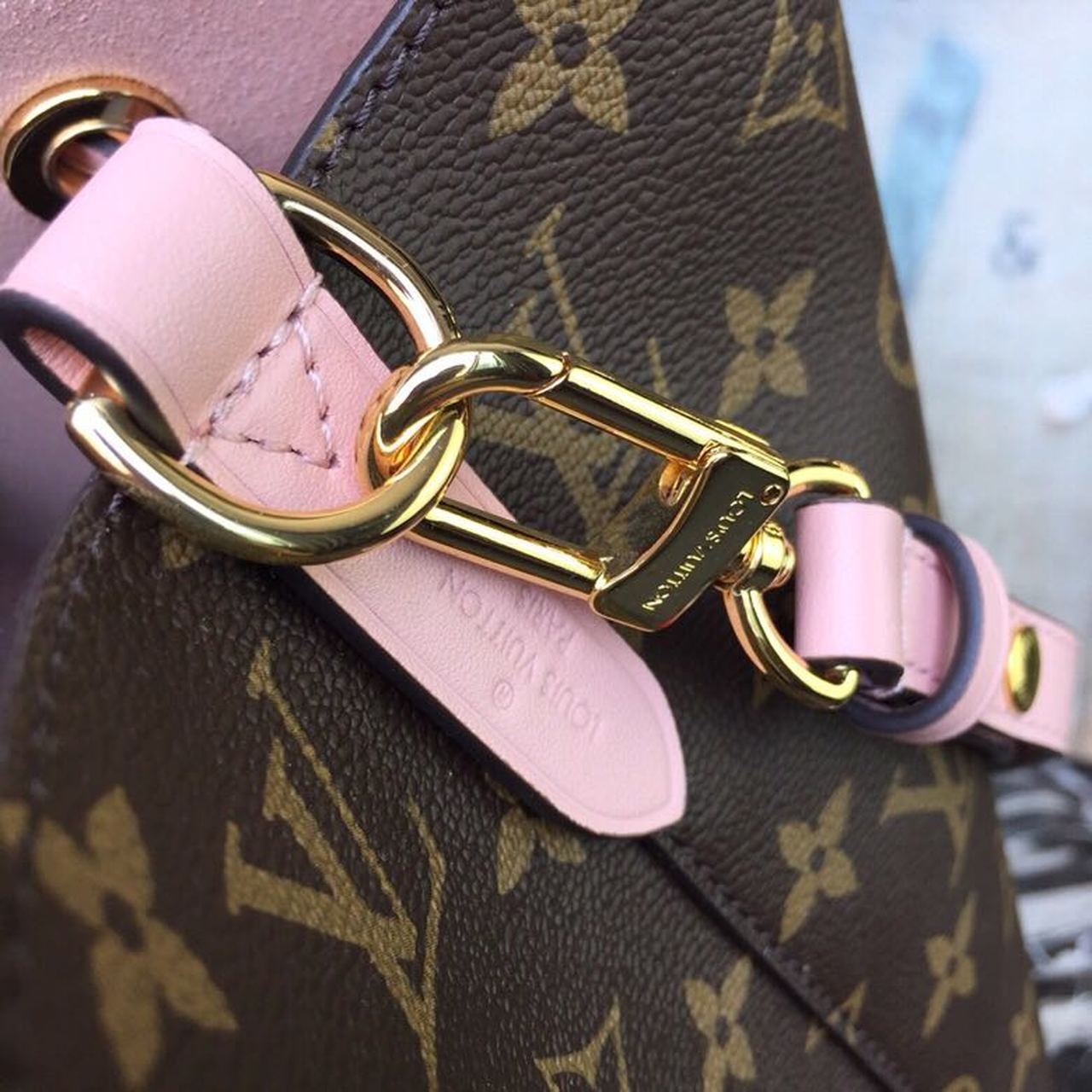 Top Quality NeoNoe MM Bucket Bag Monogram Canvas Rose Poudre Pink For Women, WoBags, Shoulder Bags 10.2in/26cm Top Quality M44022