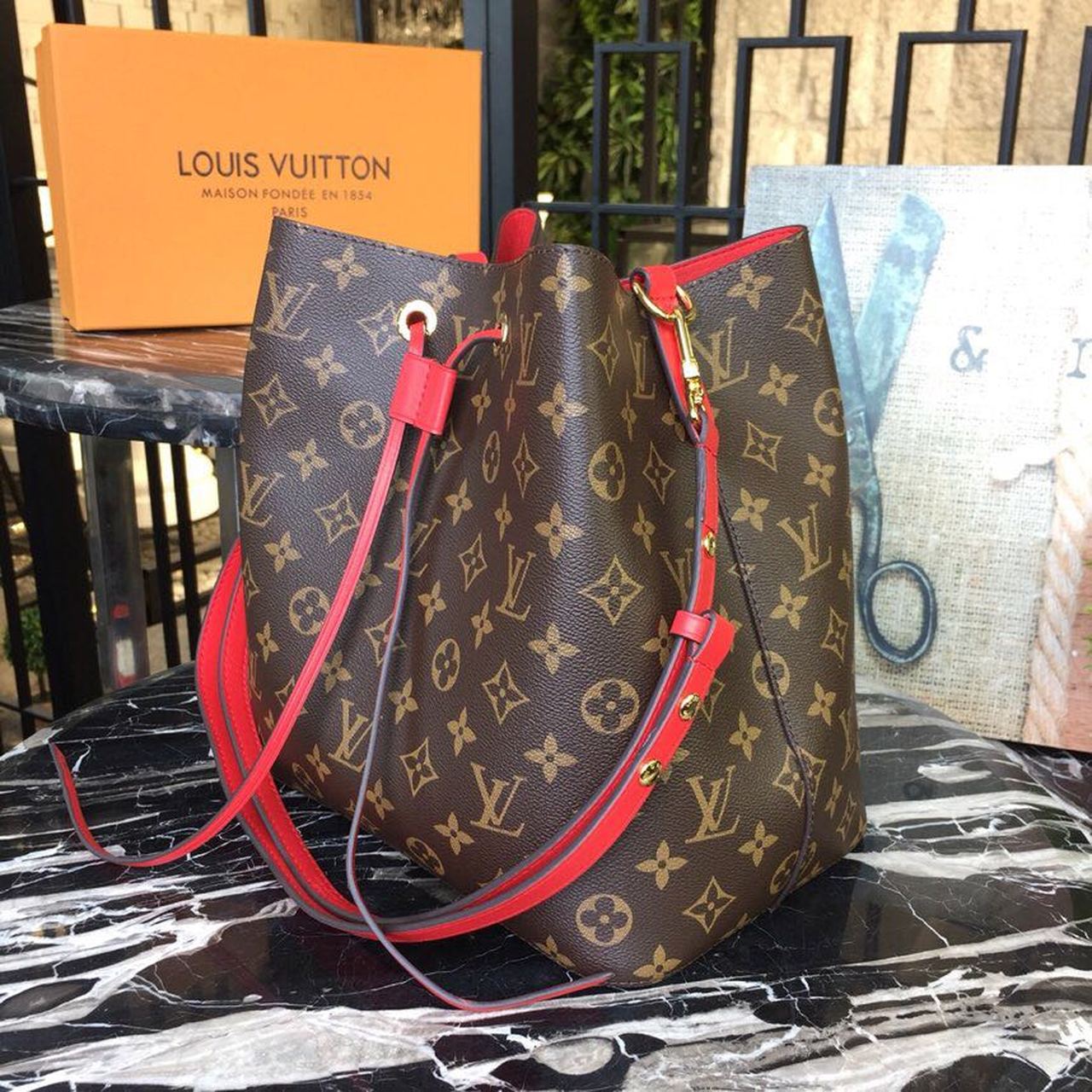 Top Quality NeoNoe MM Bucket Bag Monogram Canvas Coquelicot Red For Women, Womens Handbags, Shoulder And Crossbody Bags 10.2in/26cm Top Quality M44021