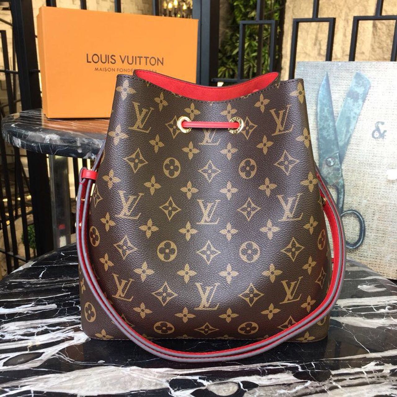 Top Quality NeoNoe MM Bucket Bag Monogram Canvas Coquelicot Red For Women, Womens Handbags, Shoulder And Crossbody Bags 10.2in/26cm Top Quality M44021