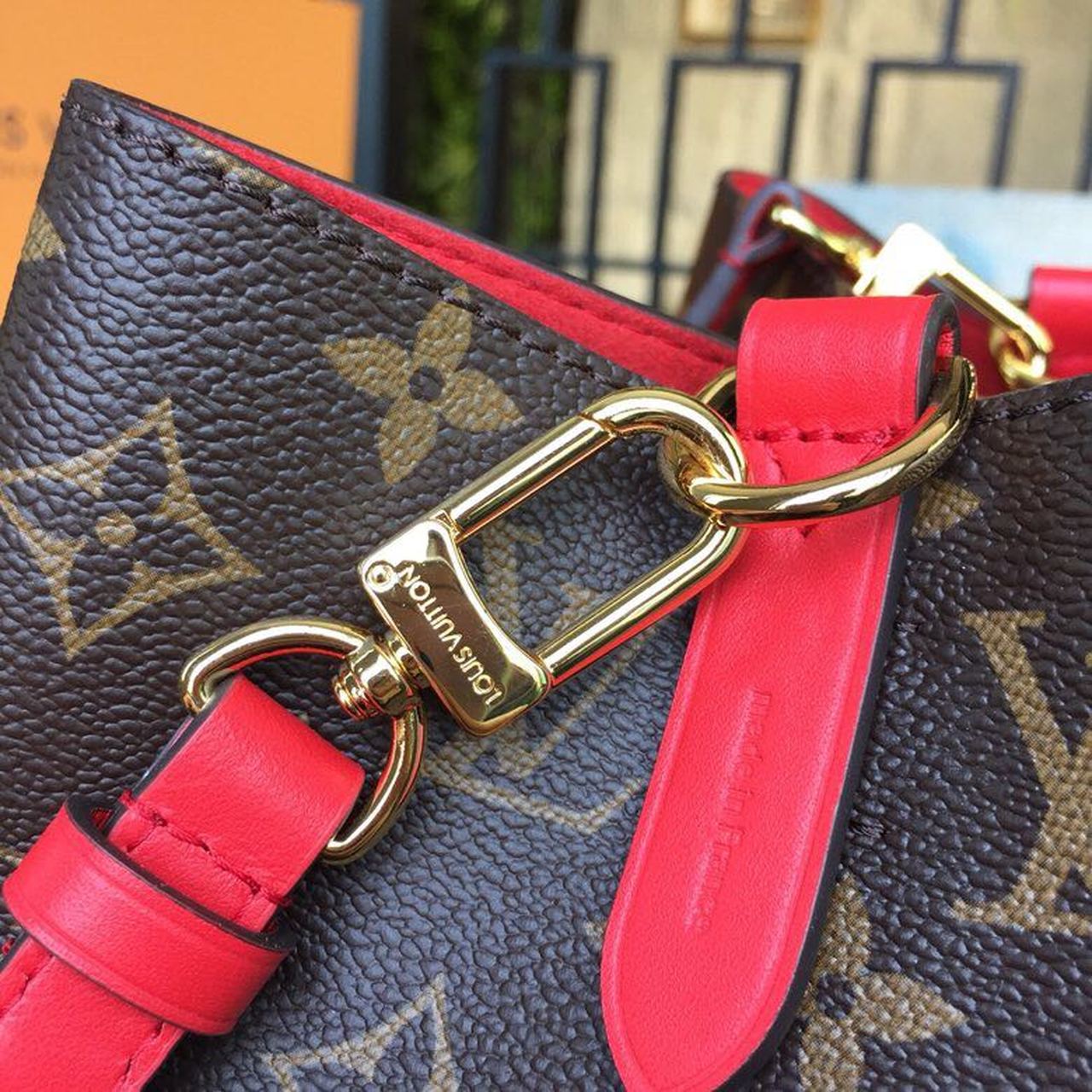 Top Quality NeoNoe MM Bucket Bag Monogram Canvas Coquelicot Red For Women, Womens Handbags, Shoulder And Crossbody Bags 10.2in/26cm Top Quality M44021