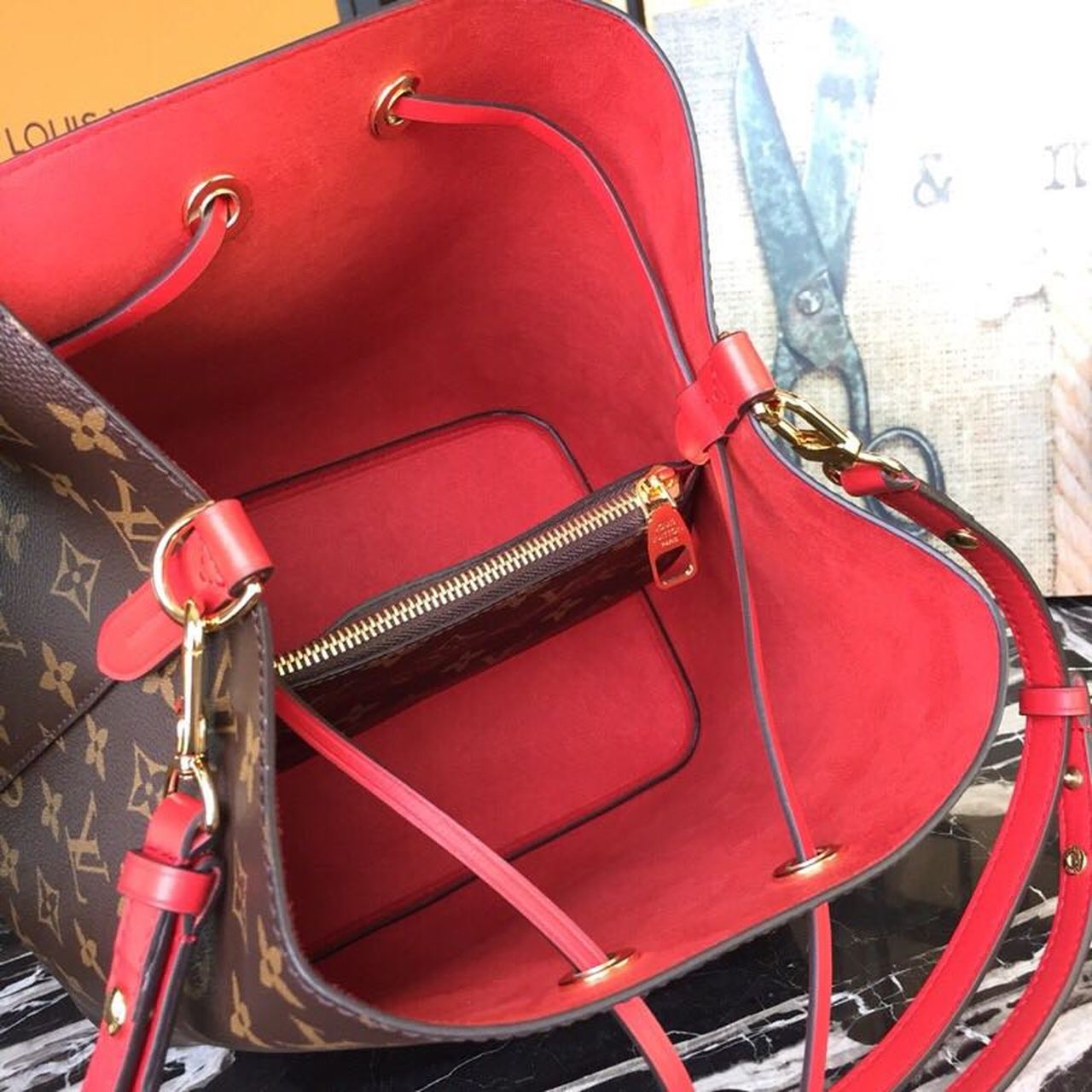 Top Quality NeoNoe MM Bucket Bag Monogram Canvas Coquelicot Red For Women, Womens Handbags, Shoulder And Crossbody Bags 10.2in/26cm Top Quality M44021
