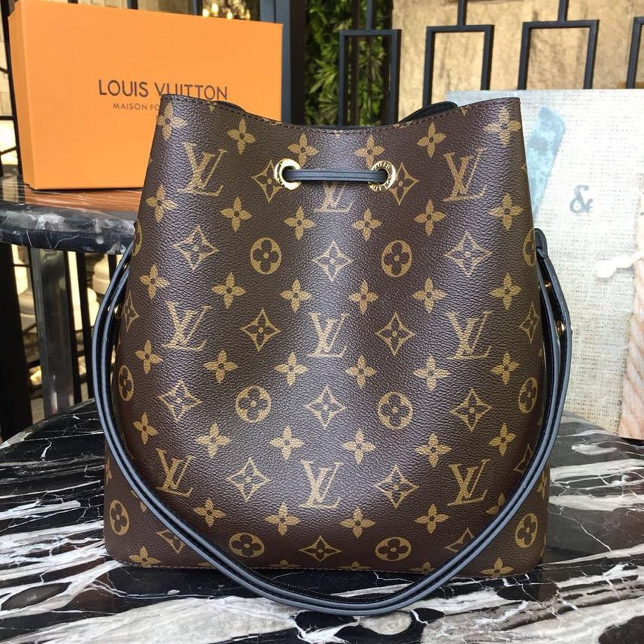 Top Quality NeoNoe MM Bucket Bag Monogram Canvas Black For Women, Womens Handbags, Shoulder And Crossbody Bags 10.2in/26cm Top Quality M44020