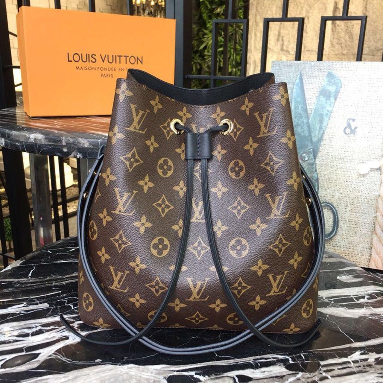 Top Quality NeoNoe MM Bucket Bag Monogram Canvas Black For Women, Womens Handbags, Shoulder And Crossbody Bags 10.2in/26cm Top Quality M44020