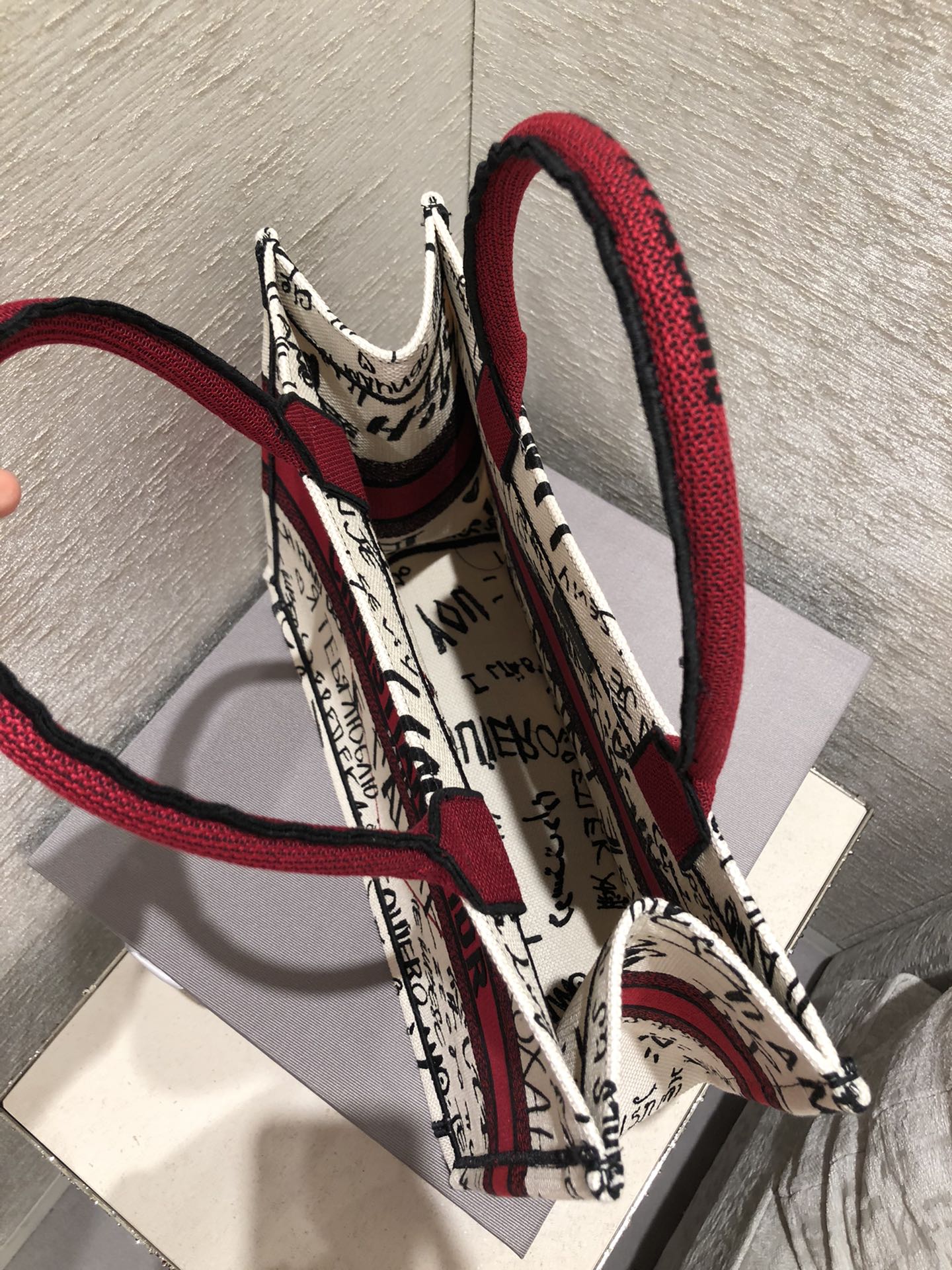 Top Quality MeTop Qualityum Book Tote Bag By Maria Grazia Chiuri For Women 14in/36cm CD
