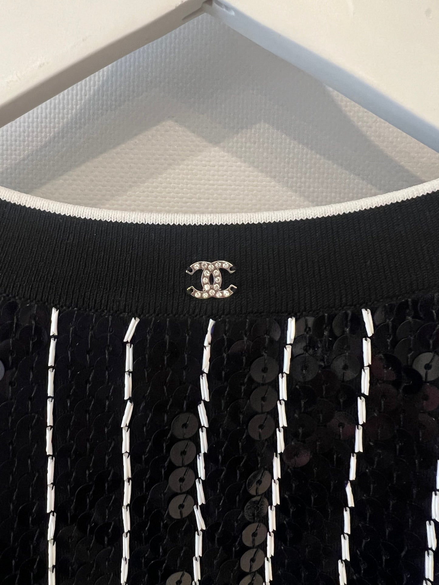 Chanel Spring/Summer 2023 Navy and White Striped Sequins T-Shirt with CC Logo Size FR 40 (UK 12)