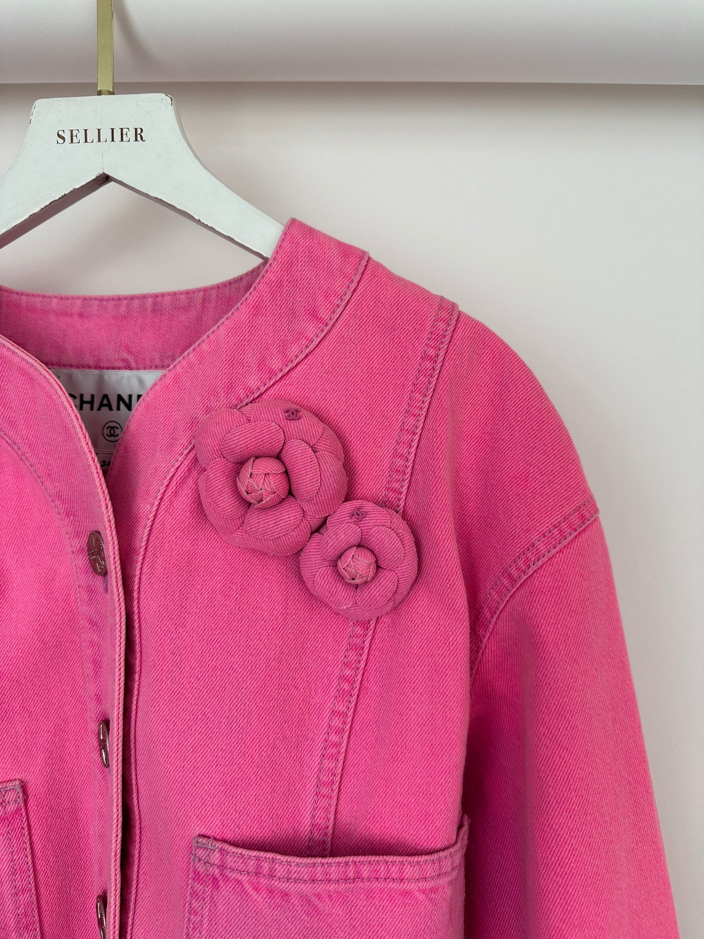 *HOT* Chanel 21S Hot Pink Denim Jacket with Detachable Camelia Pin Detail Size FR 34 (UK 6)