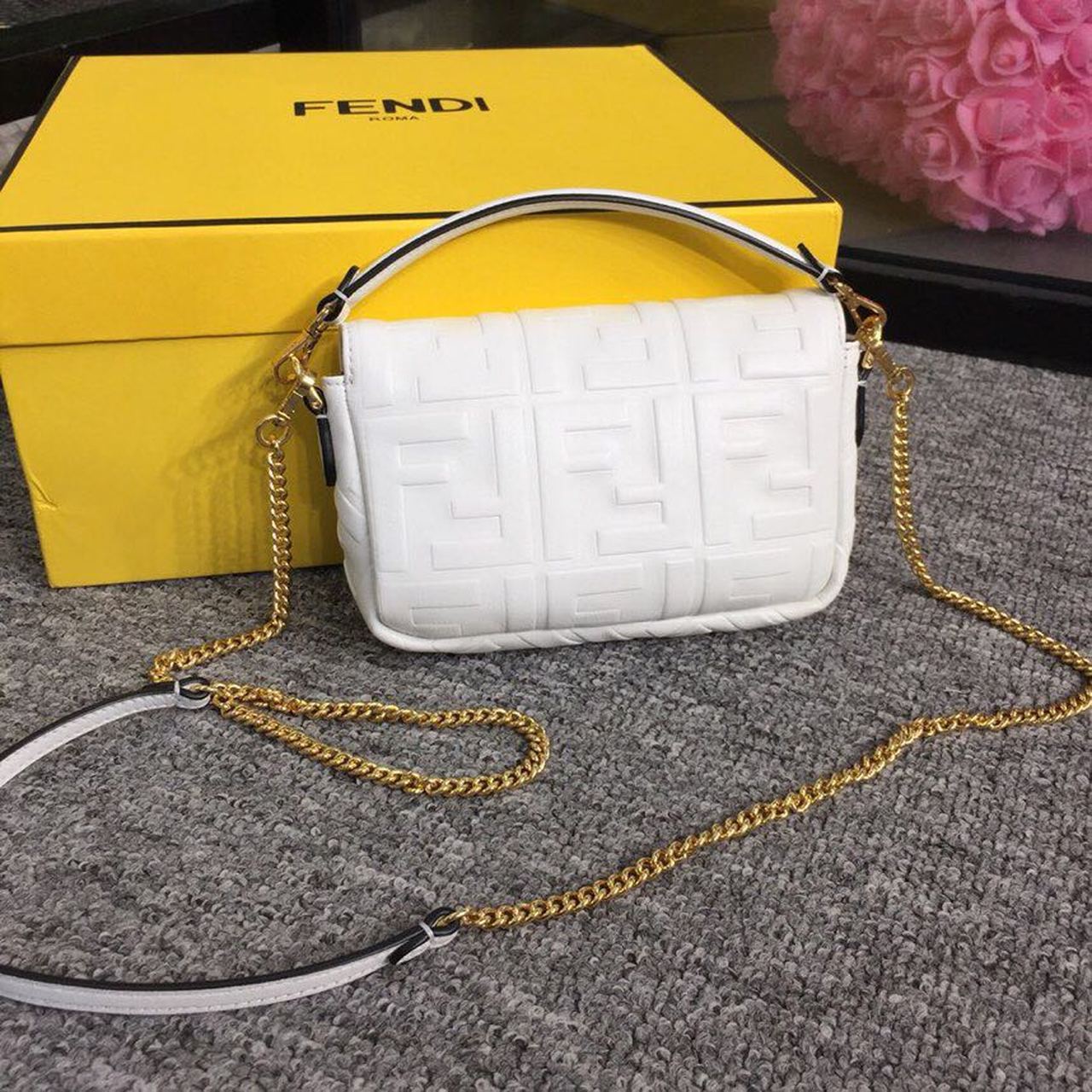 Top QualityTop Quality Baguette Nappa White For Women, Women’s Handbags, Shoulder And Crossbody Bags 7in/19cm FF 8BS017A72VF15AO